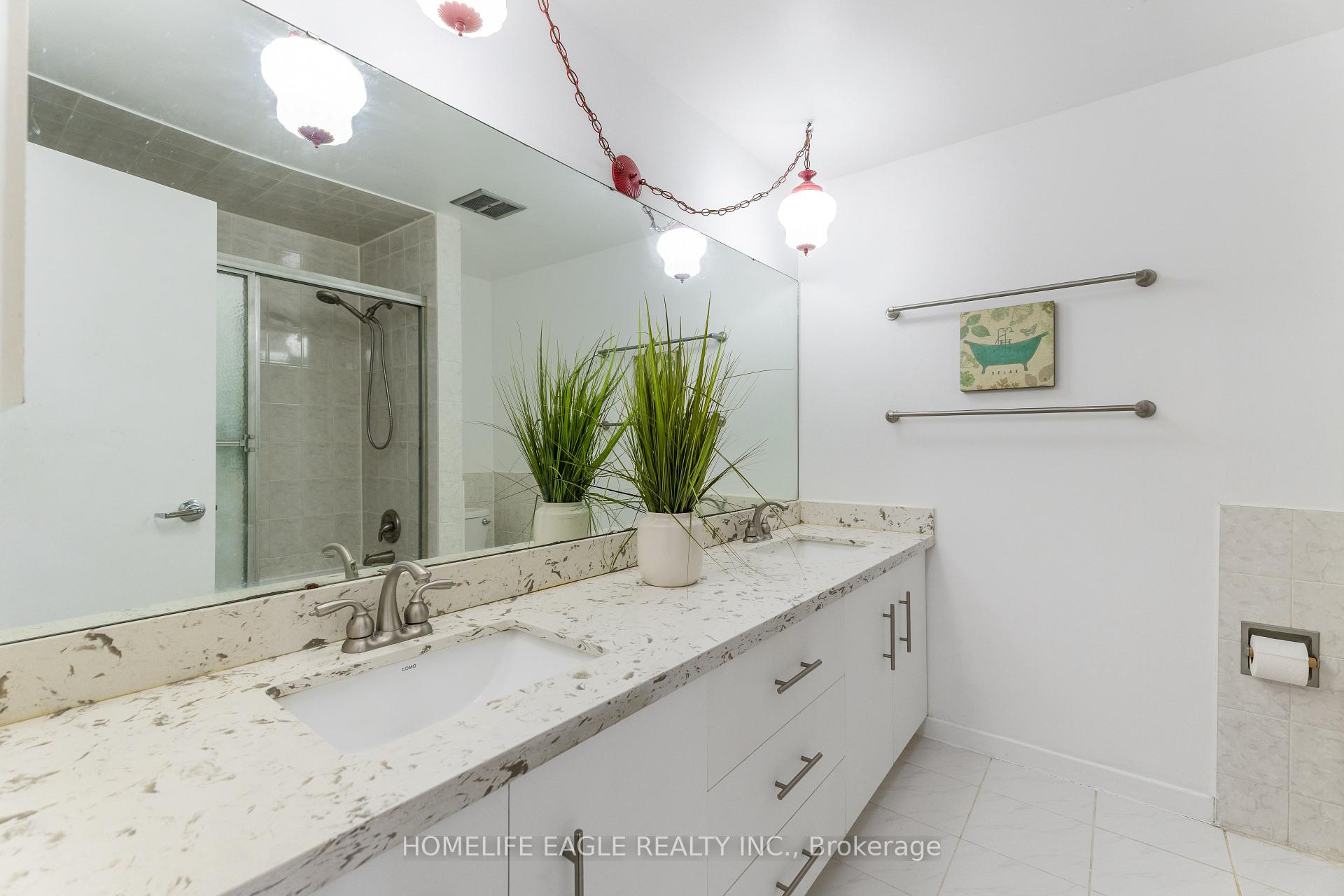 4 Bedrooms Condo at 3000 Midland, Toronto For sale