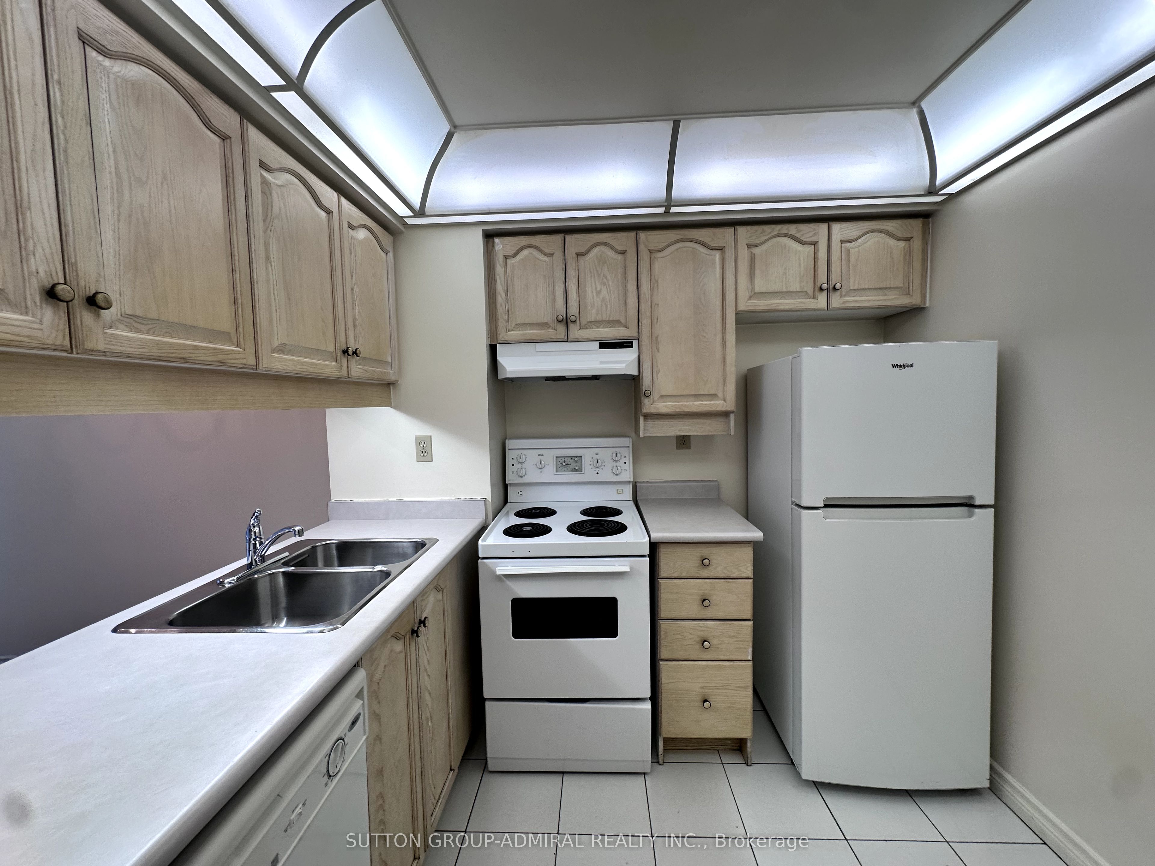 736 Bay Street, #501