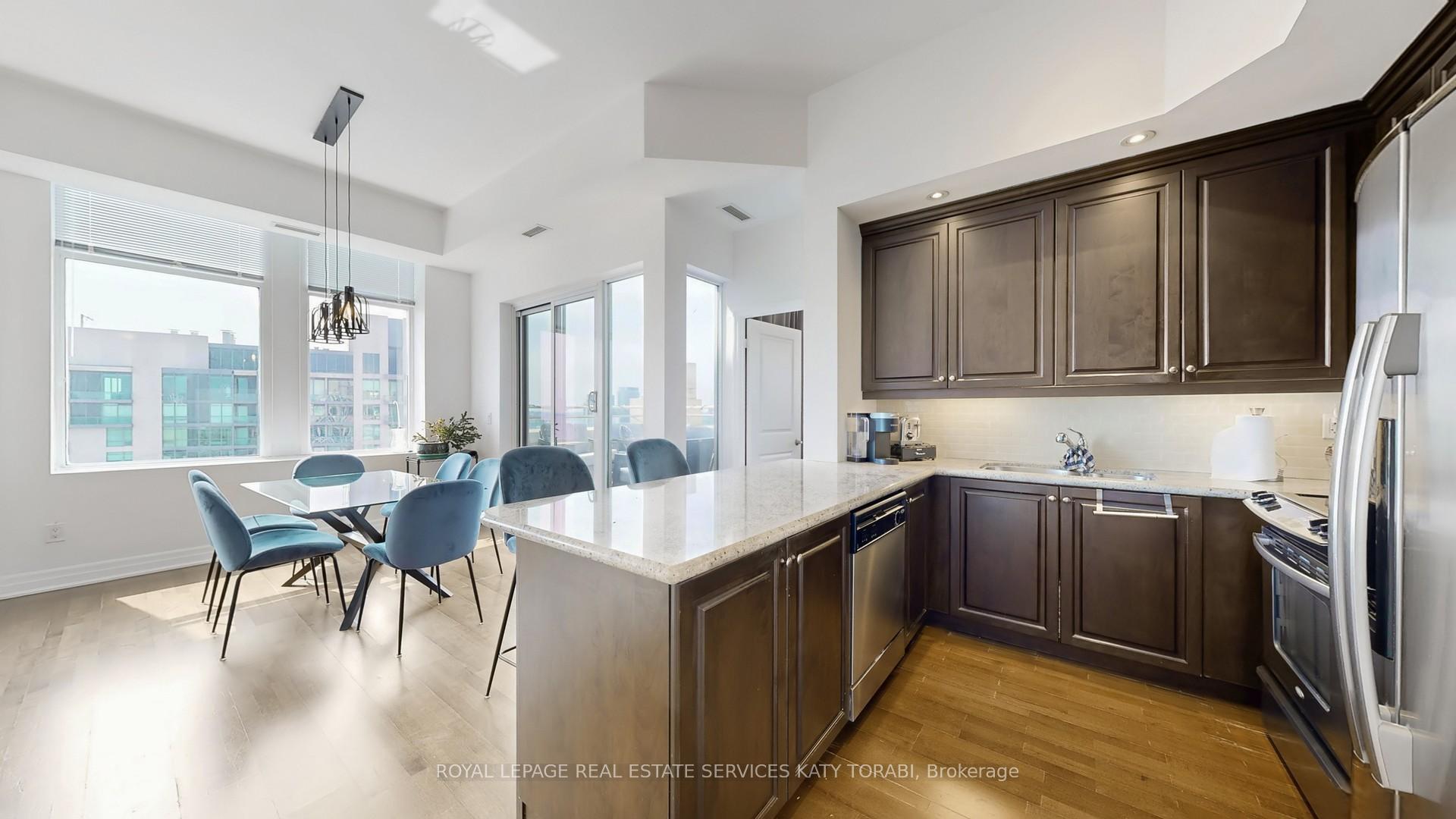3 Bedrooms Condo at 628 Fleet, Toronto For sale