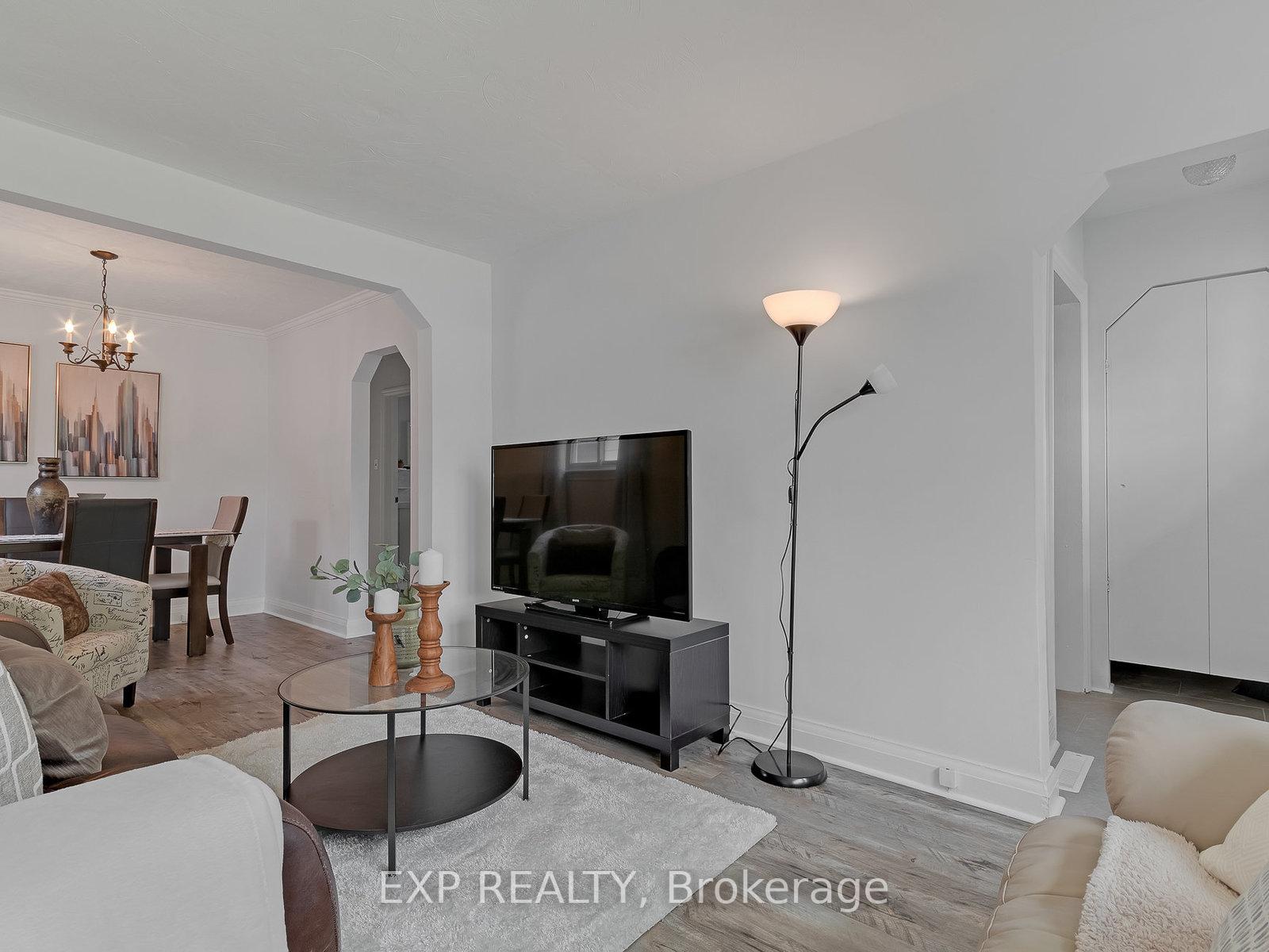 90 Meighen Avenue, Toronto, ON M4B 2H7