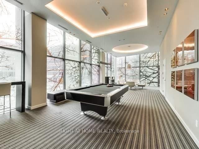 2 Bedrooms Condo at 38 Grenville,  Toronto For sale