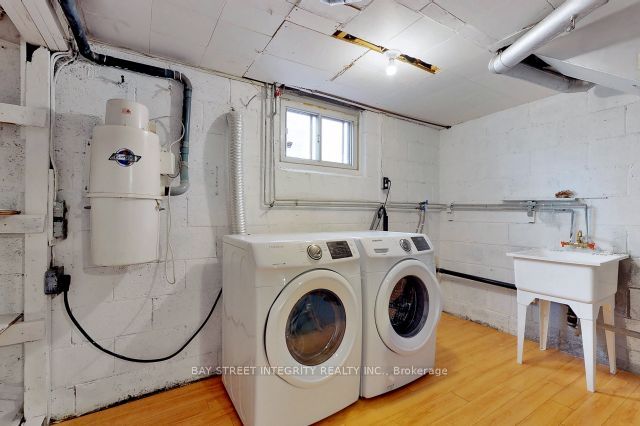 165 Pemberton Avenue, Toronto, ON M2M 1Y9