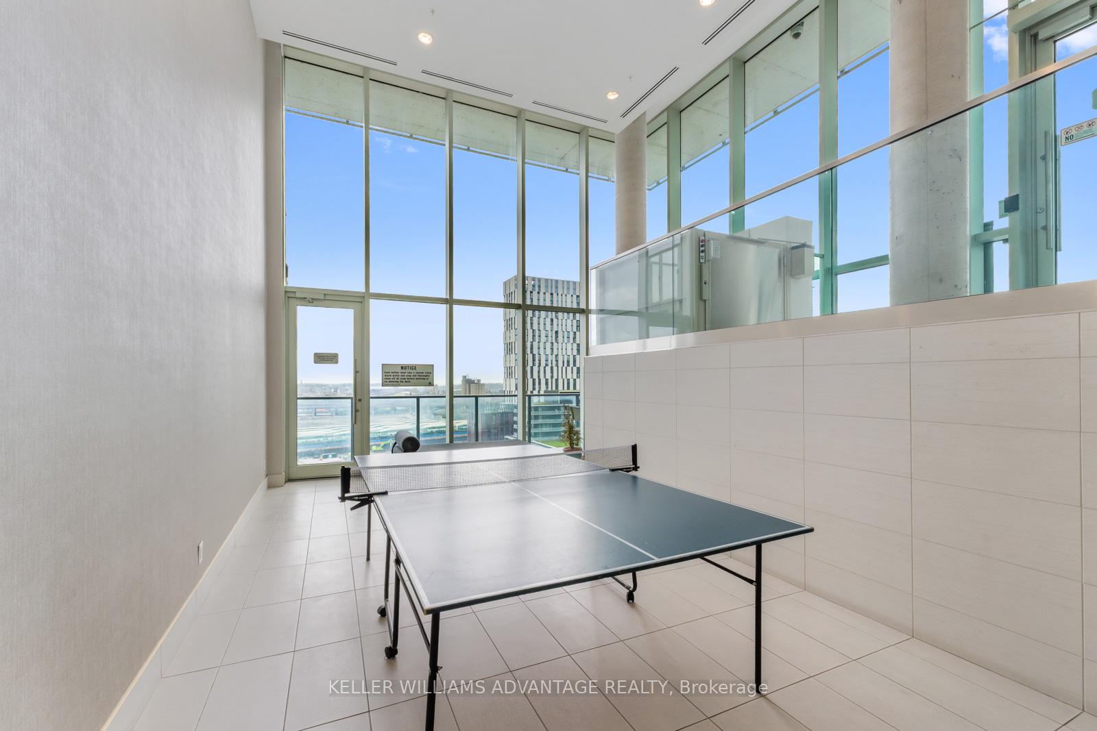 2 Bedrooms Condo at 120 Bayview, Toronto For sale