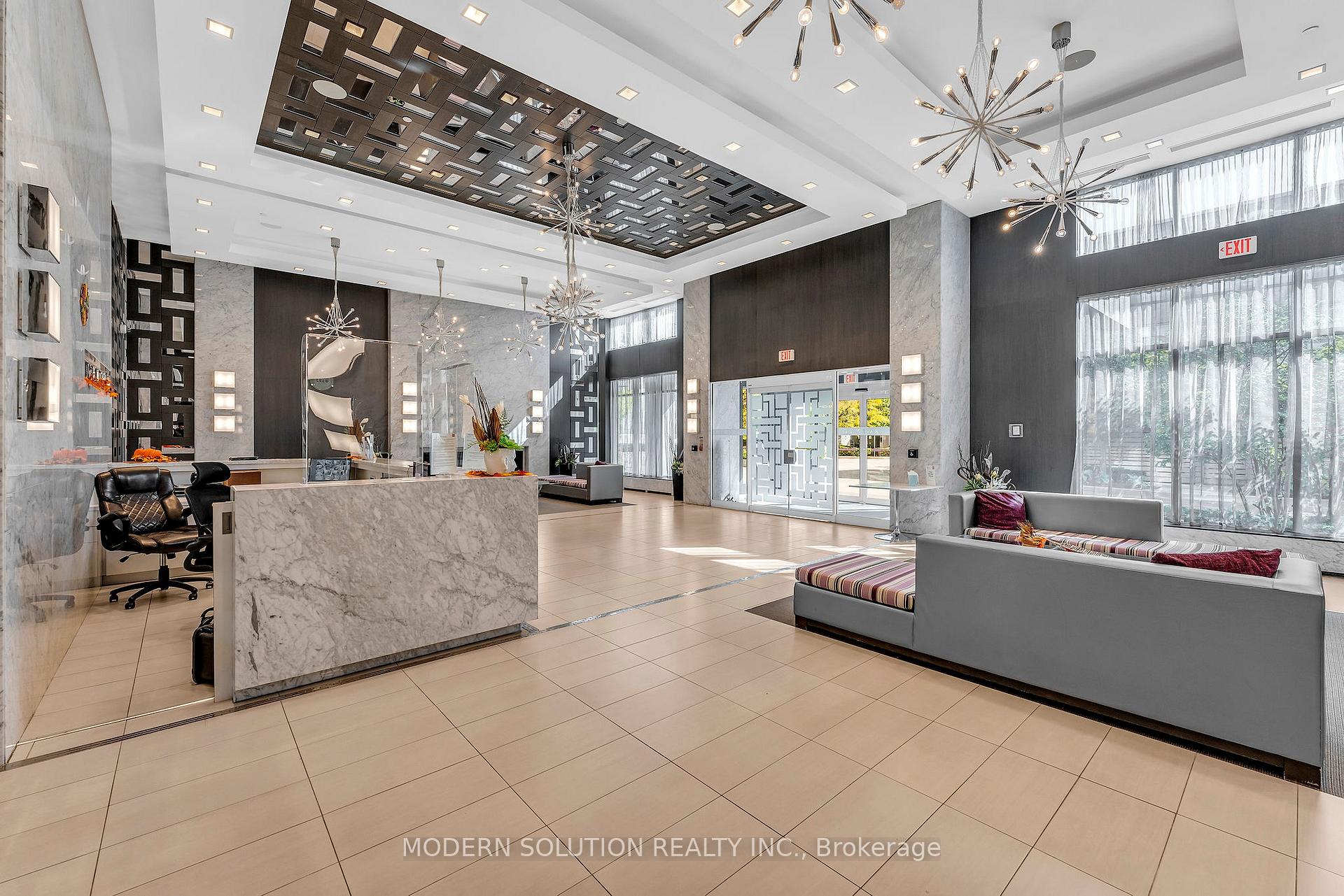 2 Bedrooms Condo at 18 Graydon Hall, Toronto For sale