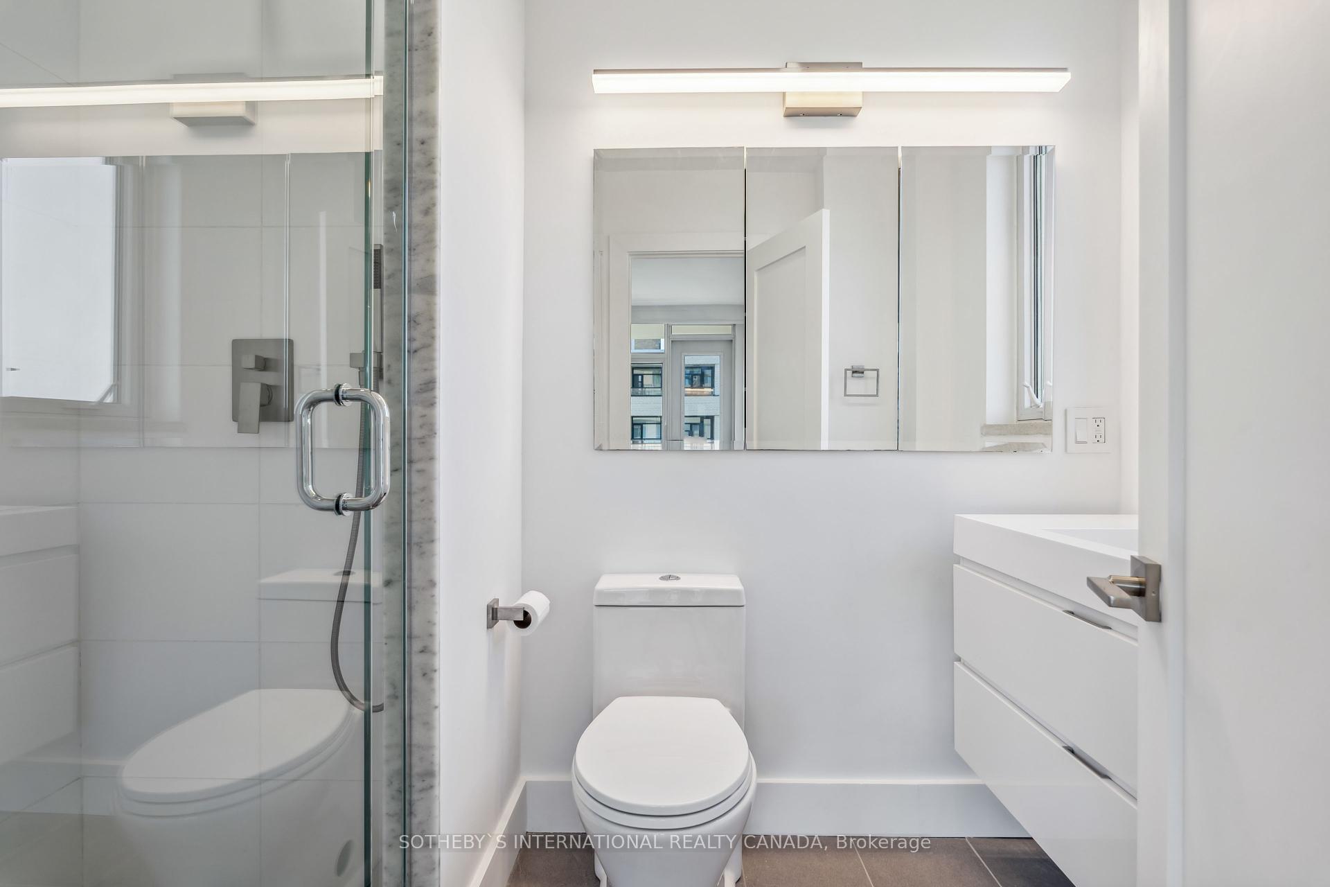 2 Bedrooms Co-op at 581 Avenue,  Toronto For sale