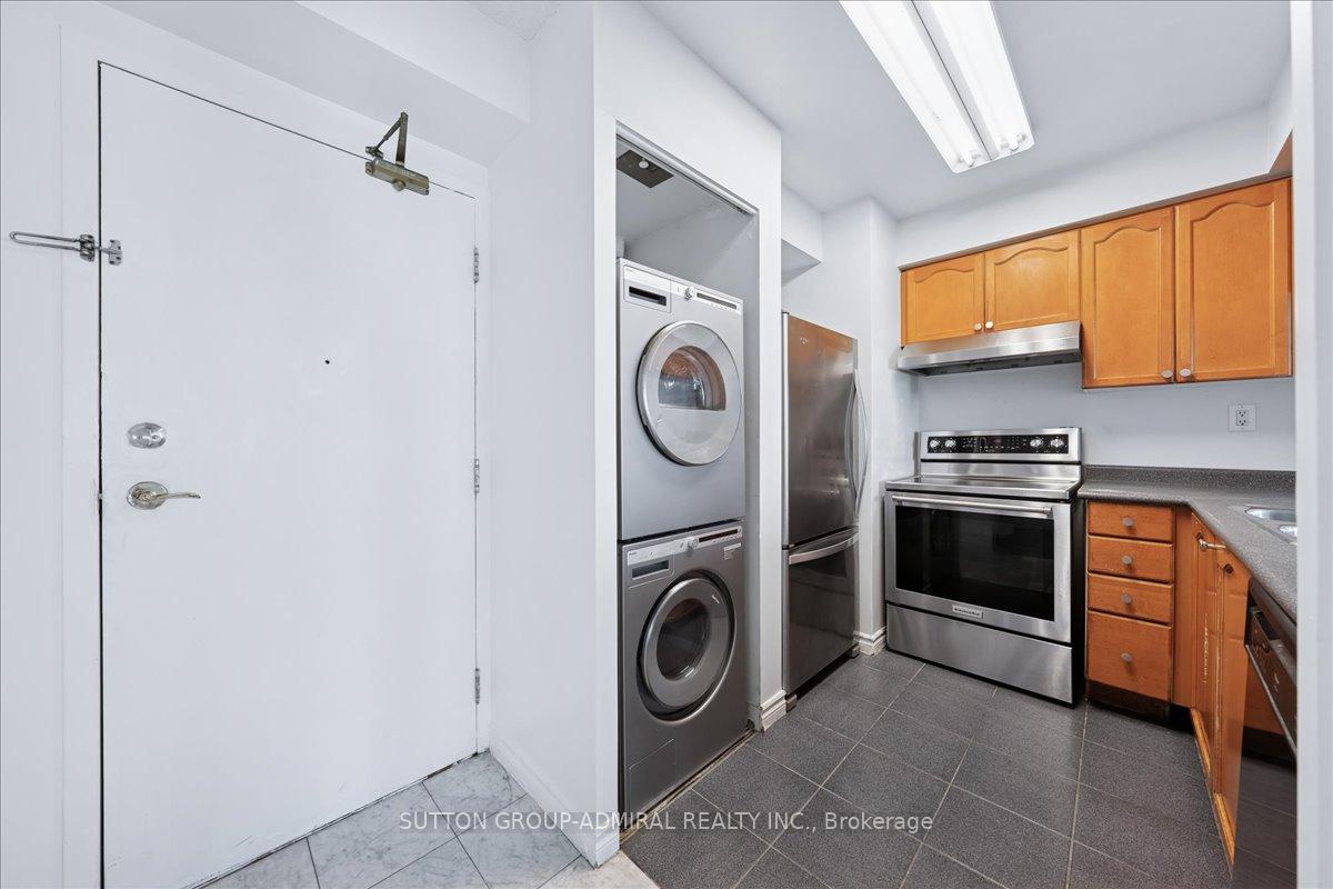 2 Bedrooms Condo at 745 New Westminster, Vaughan For sale