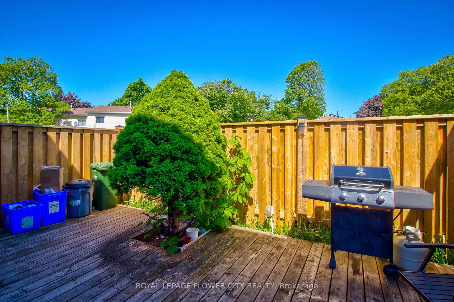 3 Bedrooms Condo at 151 Gateshead, Hamilton For sale