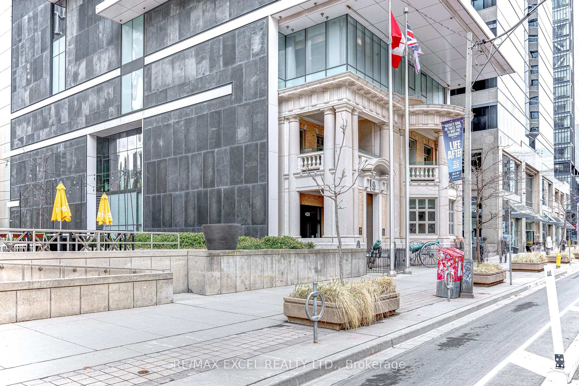 1 Bedroom Condo at 426 University,  Toronto For sale