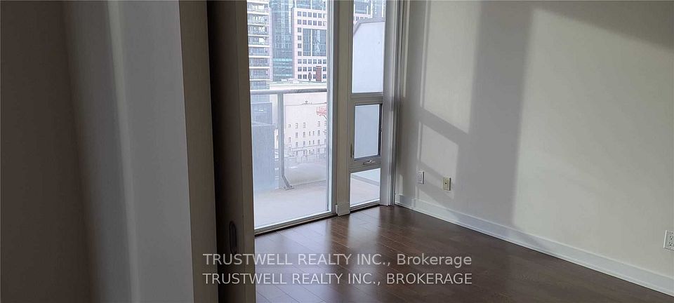 126 Simcoe