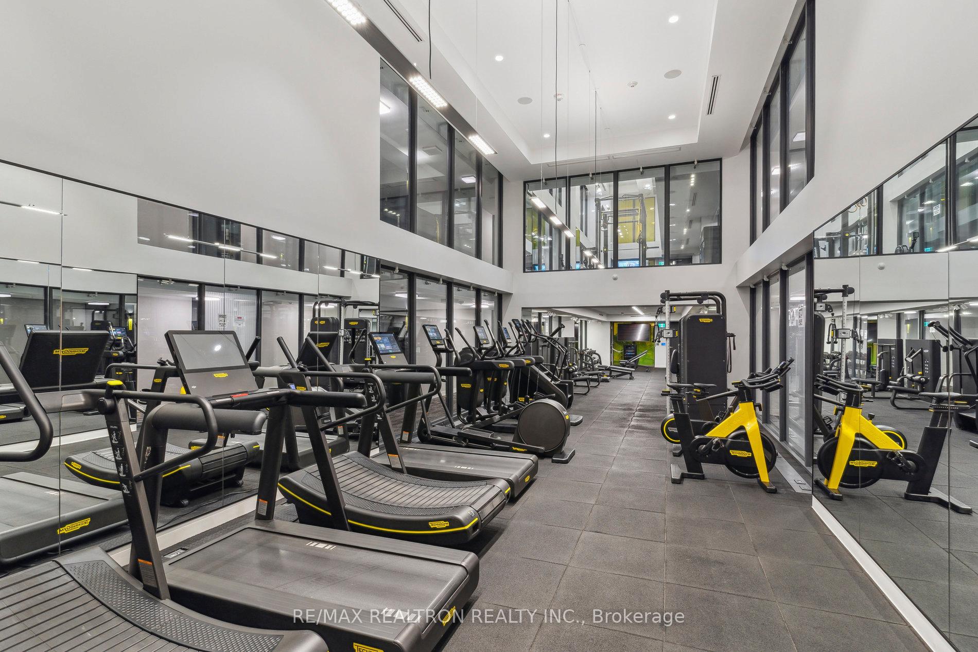 2 Bedrooms Condo at 158 Front, Toronto For sale