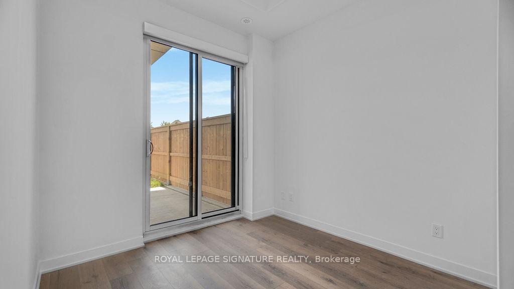 2 Bedrooms Condo at 3025 Trailside, Oakville For sale