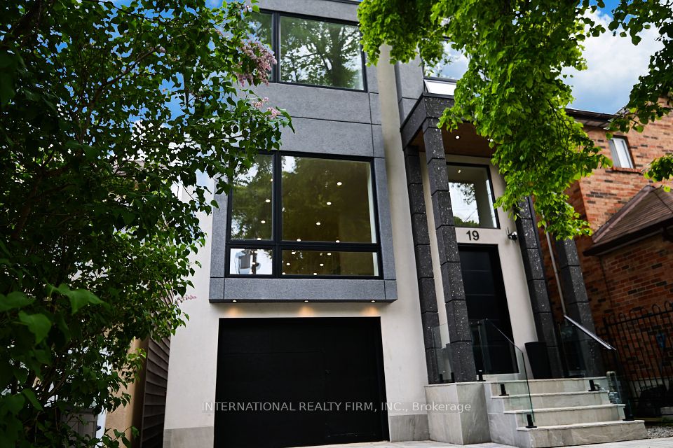 19 Ivy