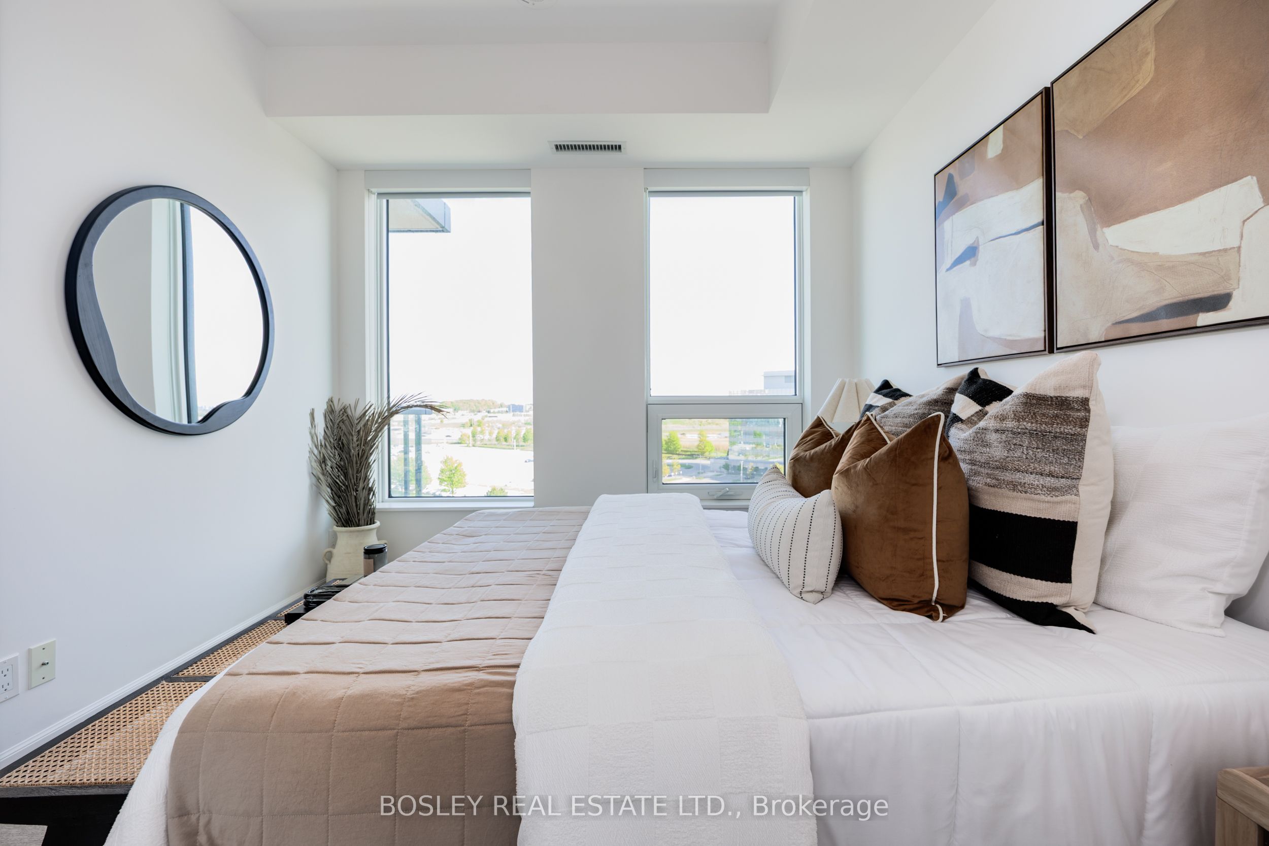 8 Rouge Valley Drive W, #908