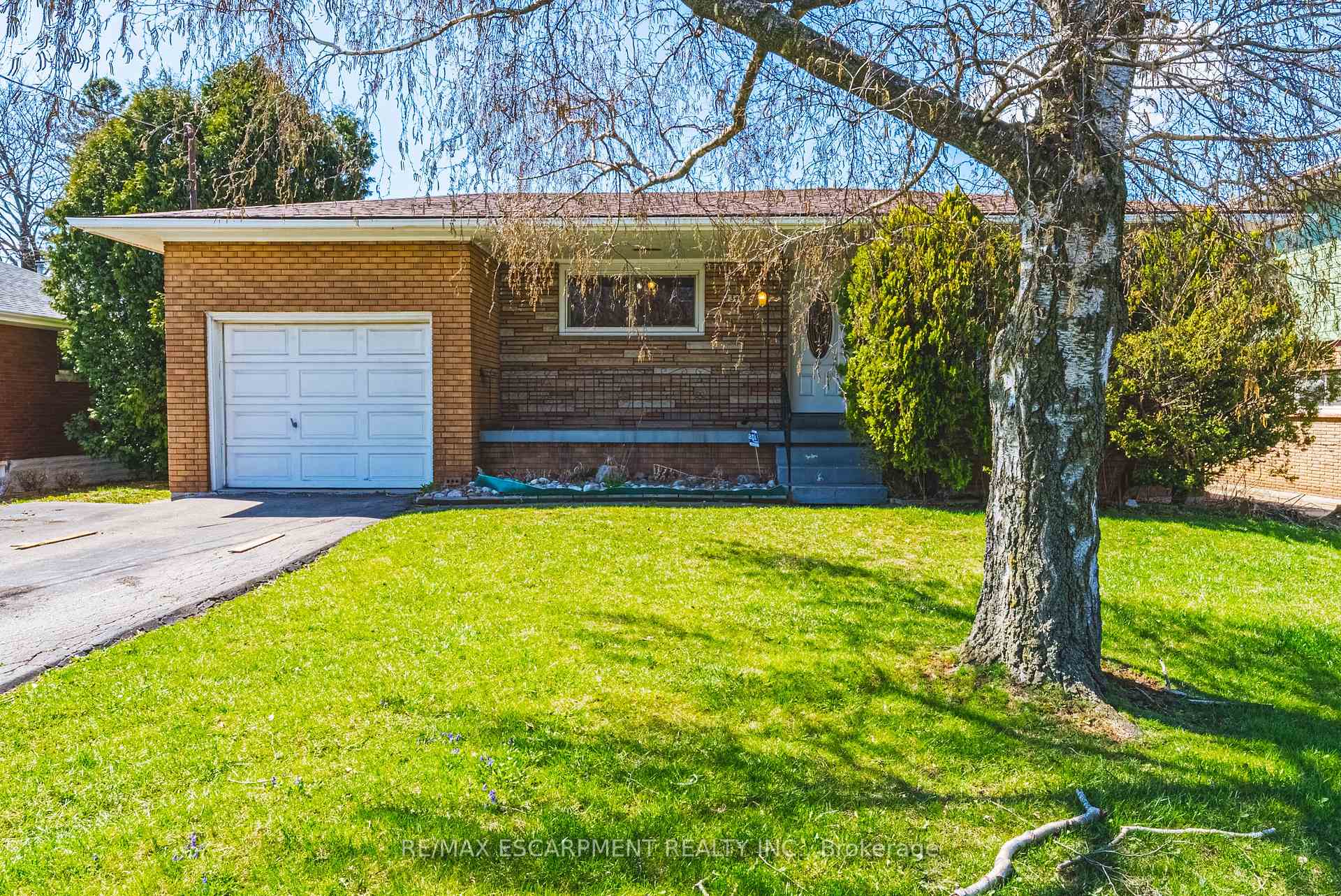 340 West 5th Street, Hamilton, ON L9C 3P3