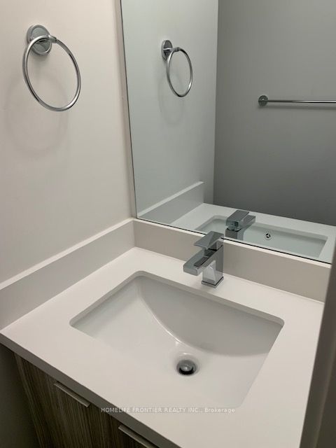 https://trreb-image.ampre.ca/vA6cMuCGtU1tPlS1LfBRL7VV_PK6C0j6szYtmtWR8EA/rs:fit:960:960/wm:.5:so:0:50:.4/wmsh:10/wmt:PHNwYW4gZm9yZWdyb3VuZD0nd2hpdGUnIGZvbnQ9JzY4Jz5IT01FTElGRSBGUk9OVElFUiBSRUFMVFkgSU5DLiwgQnJva2VyYWdlPC9zcGFuPg/cb:20250407165911/L3RycmViL2xpc3RpbmdzLzQwLzkzLzc1LzMwL3AvY2I2ODNmMWItMGM4Ni00MmZjLThjNjAtMTIzYTkwMDAwMDk5LmpwZw.jpg
