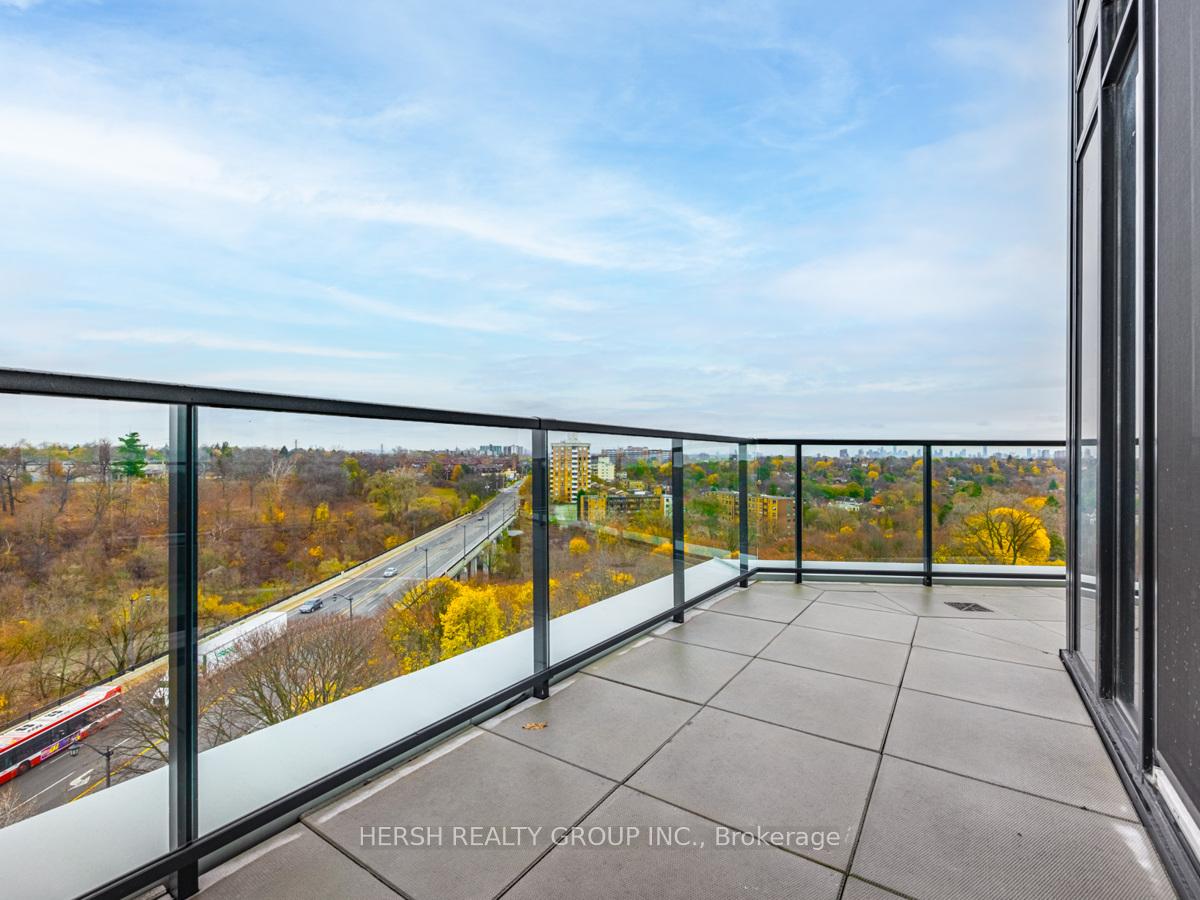 2 Bedrooms Condo at 160 Kingsway,  Toronto For sale