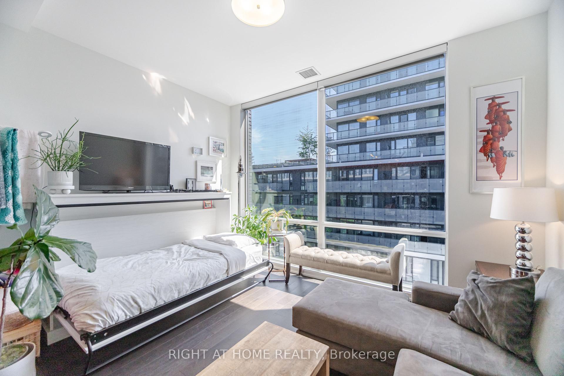 1 Bedroom Condo at 455 Front, Toronto For sale