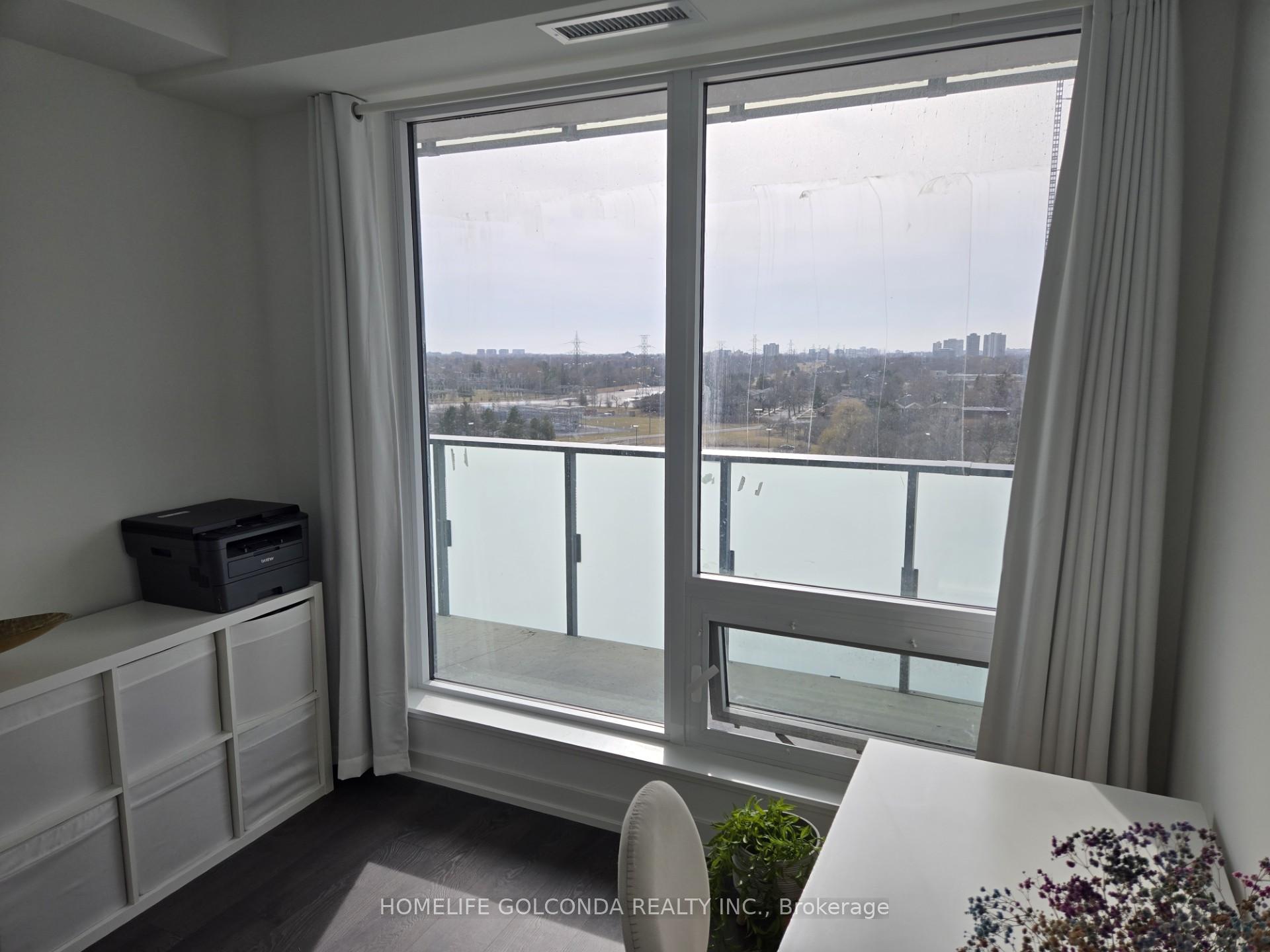 3 Bedrooms Condo at 7 Golden Lion,  Toronto For sale