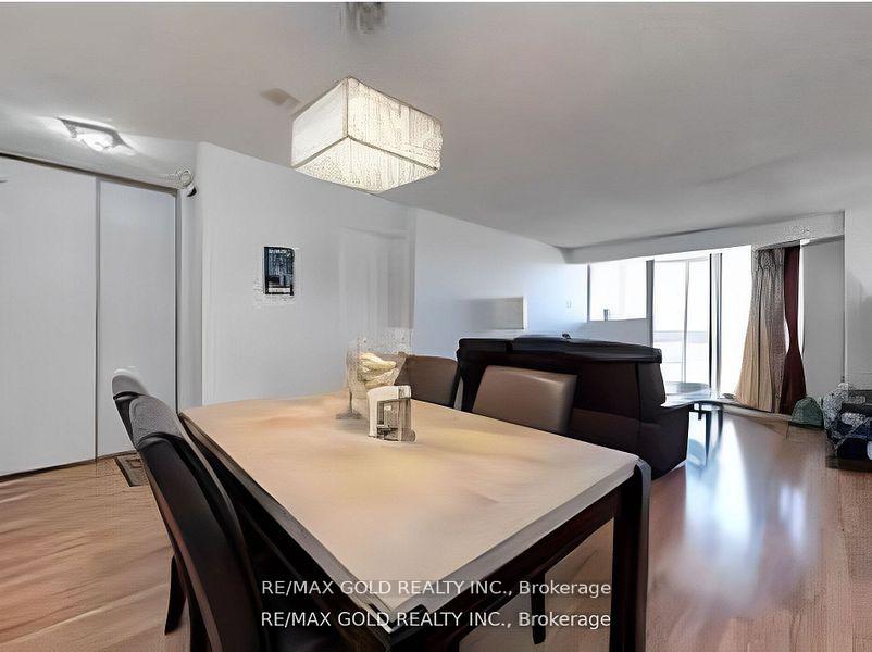 2 Bedrooms Condo at 10 Tapscott, Toronto For sale