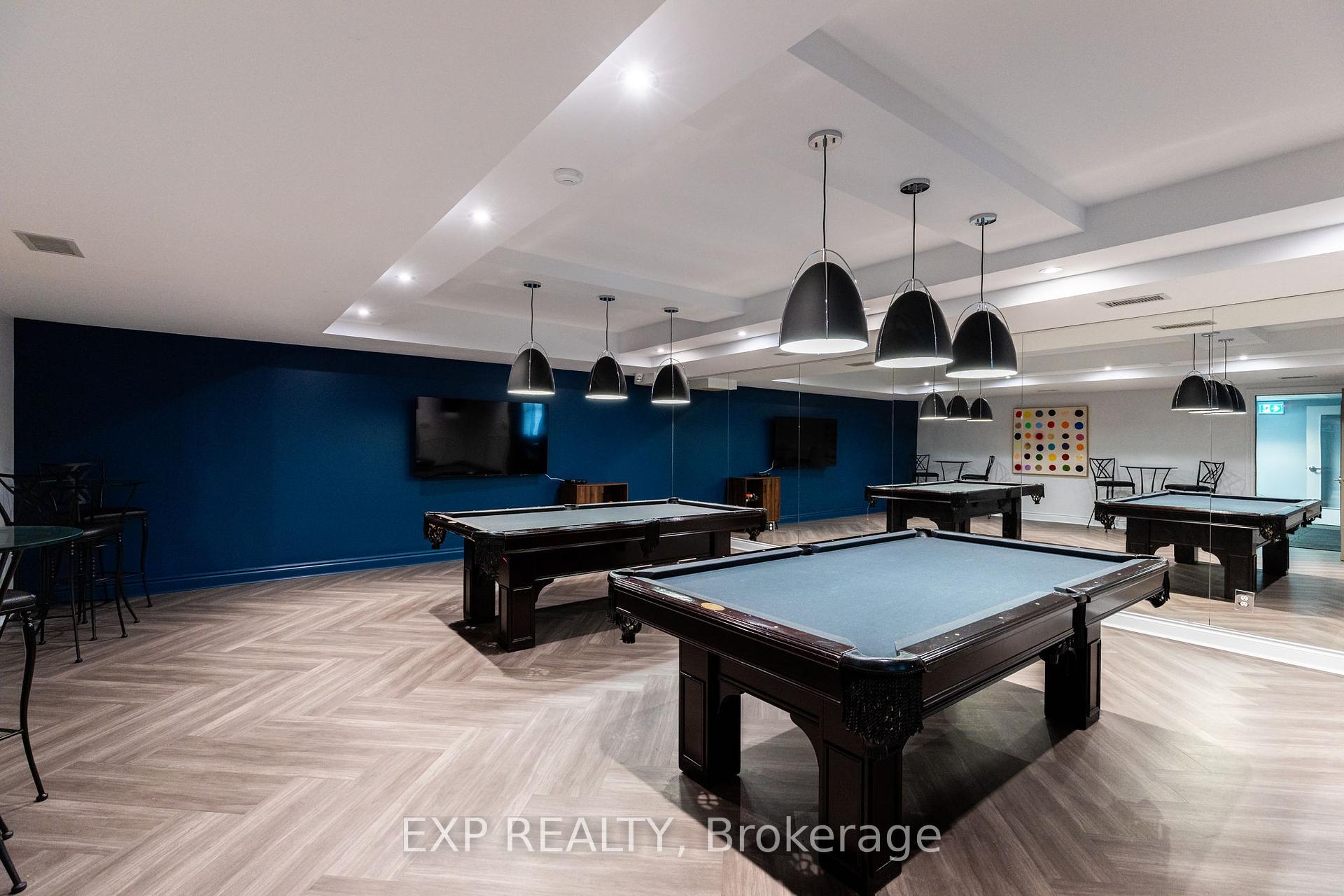2 Bedrooms Condo at 18 Stafford, Toronto For sale