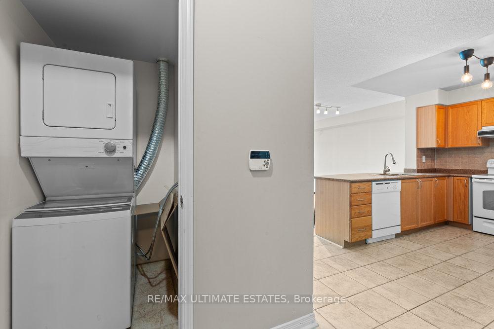 2 Bedrooms Condo at 5500 Yonge, Toronto For sale