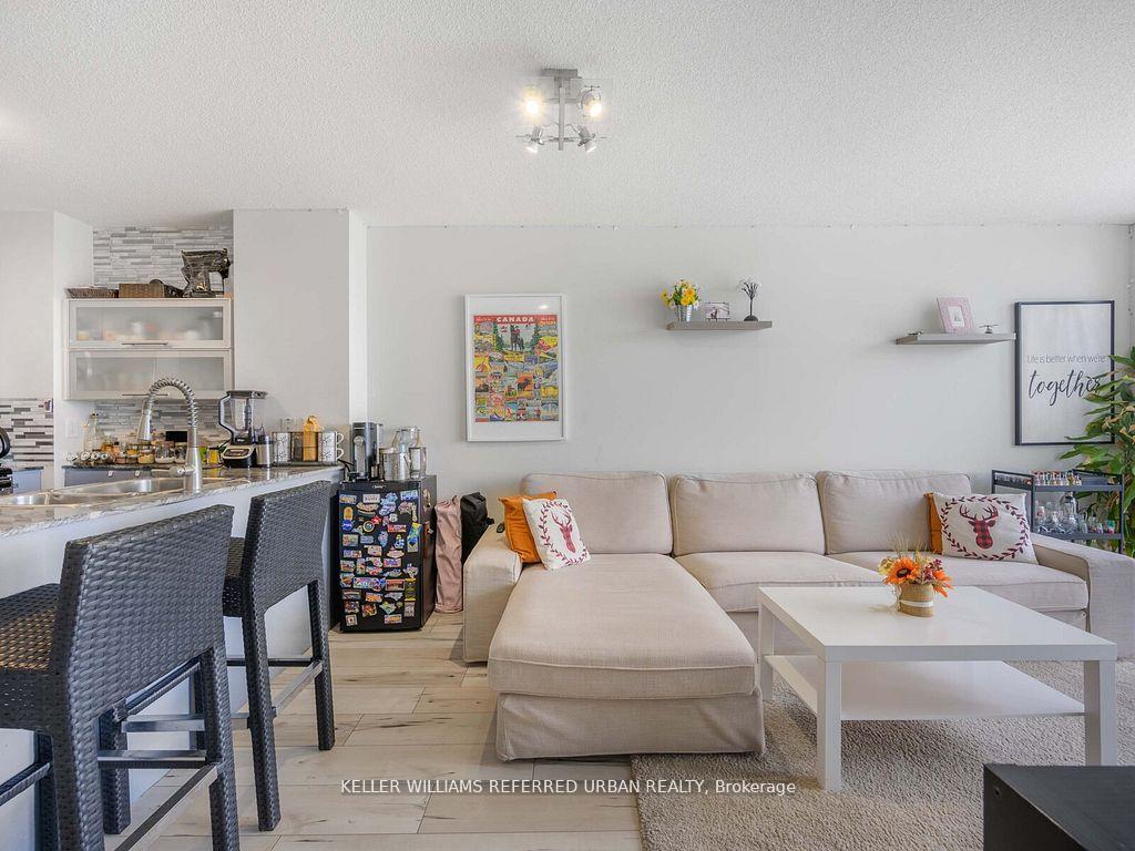 2 Bedrooms Condo at 11 Brunel, Toronto For sale