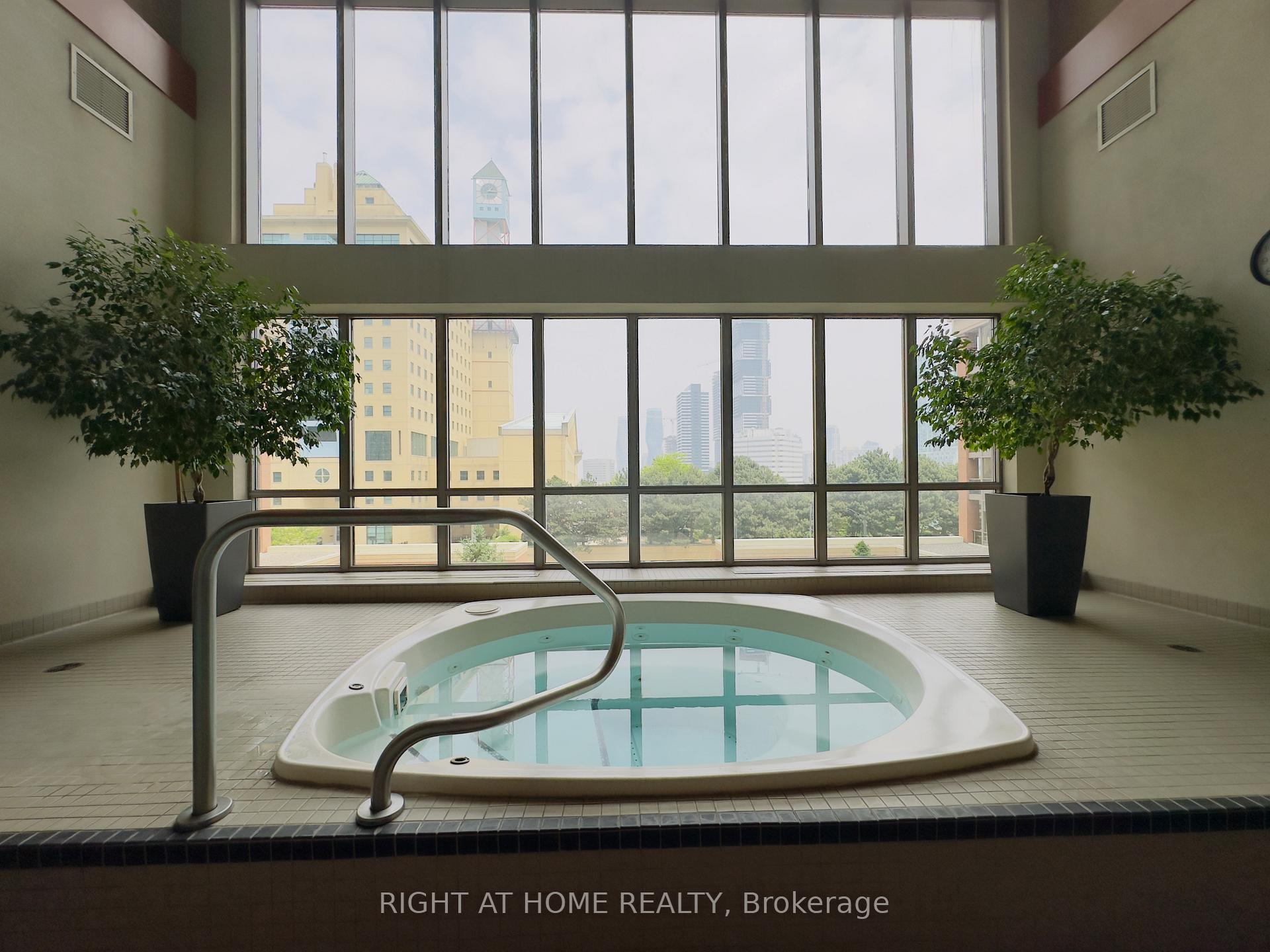 2 Bedrooms Condo at 4090 Living Arts, Mississauga For sale