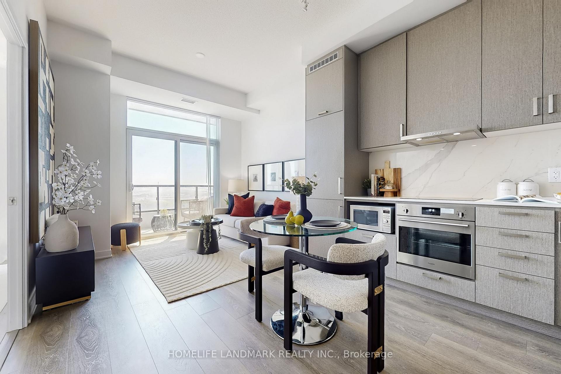 2 Bedrooms Condo at 60 Honeycrisp, Vaughan For sale