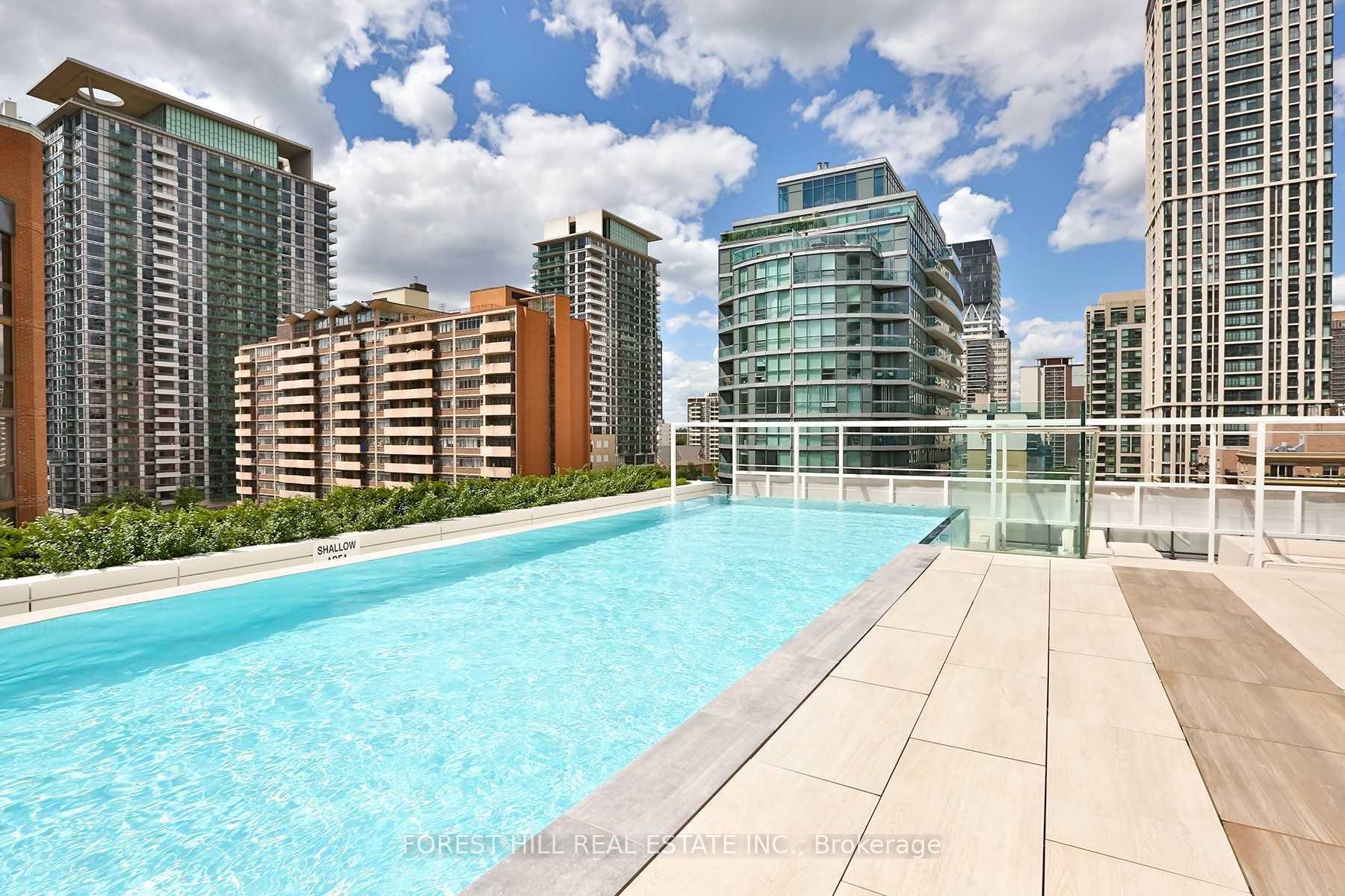 2 Bedrooms Condo at 161 Roehampton, Toronto For sale