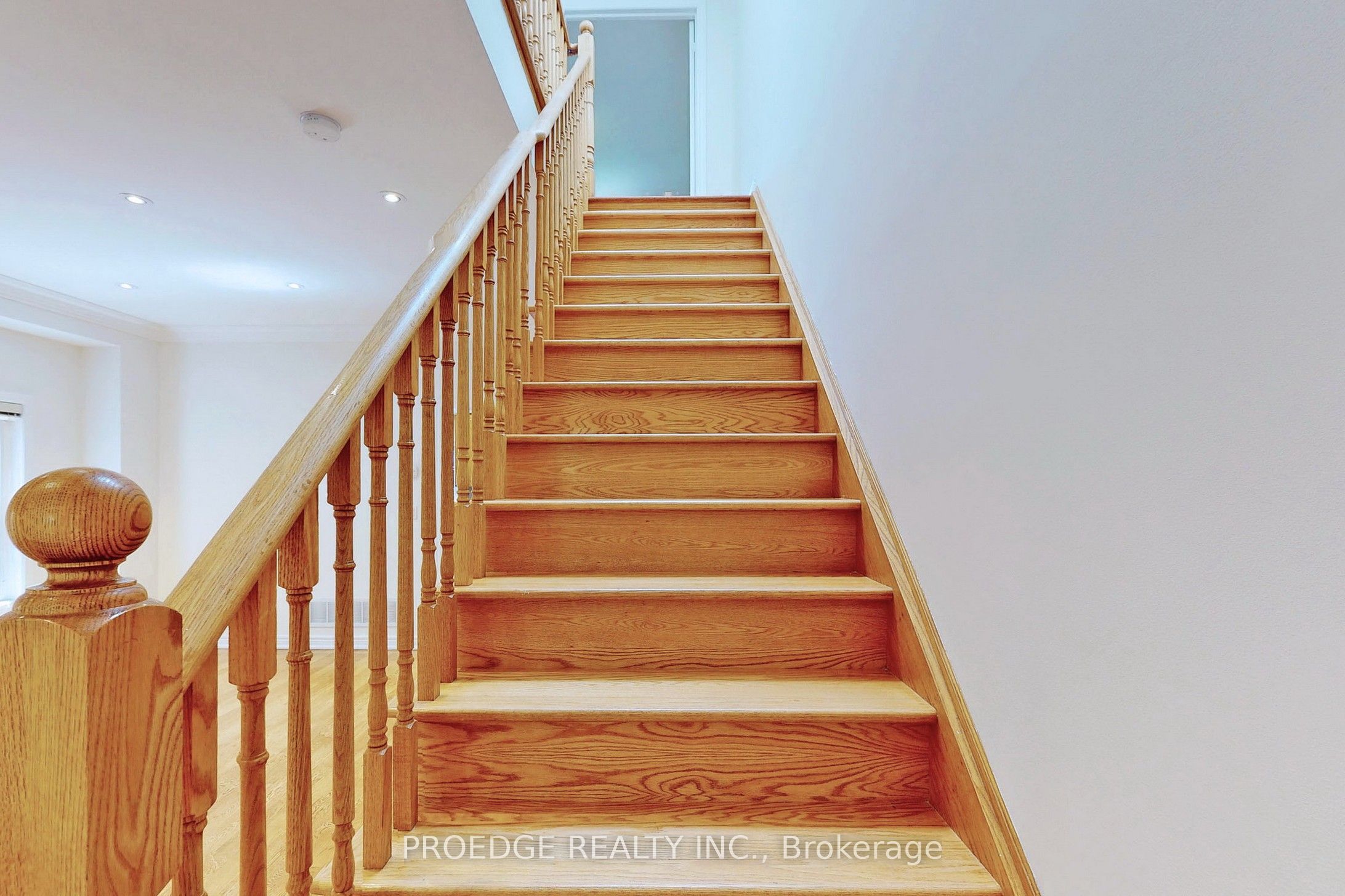 26 Aylesworth Avenue