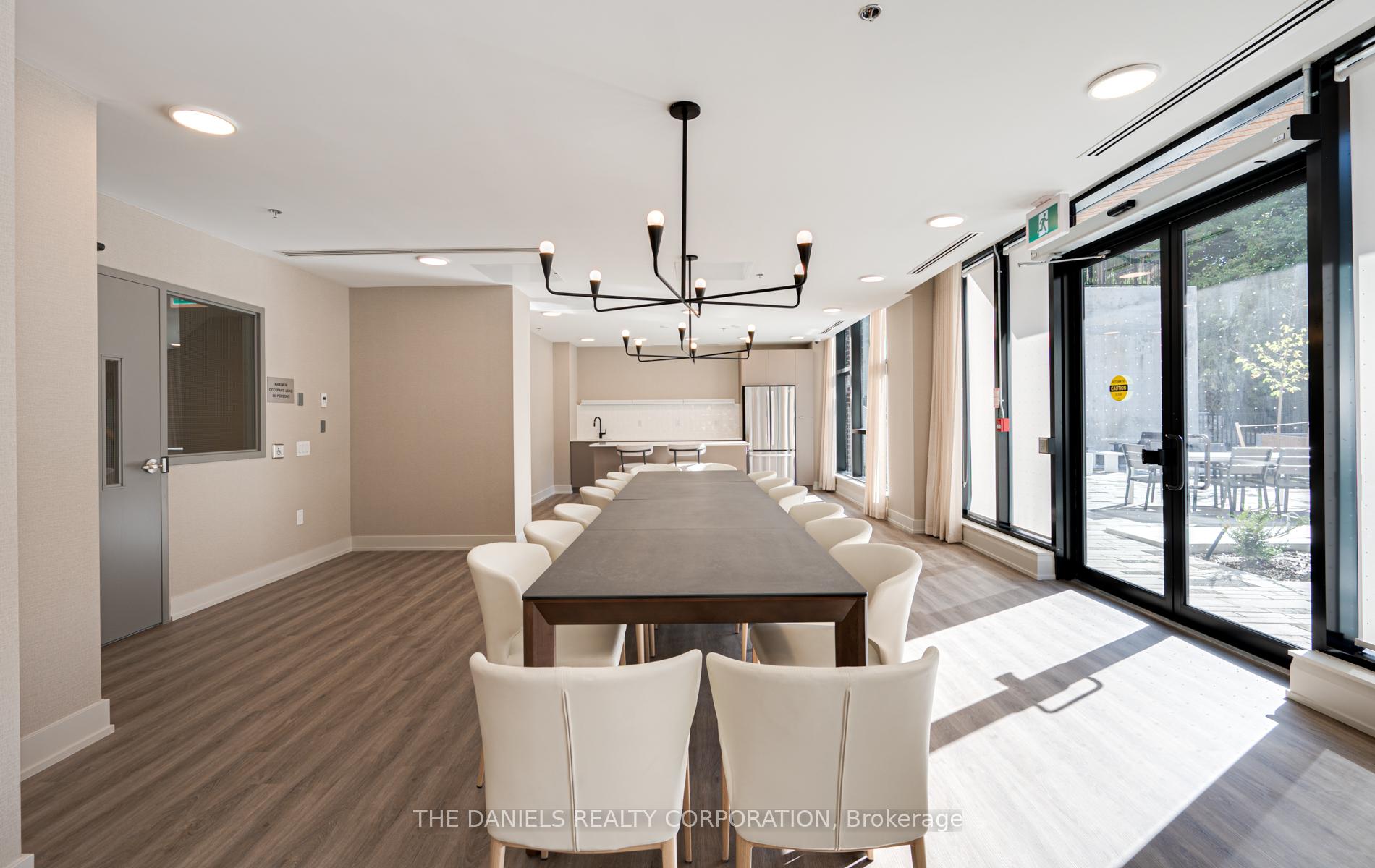 2 Bedrooms Condo at 165 Canon Jackson,  Toronto For sale