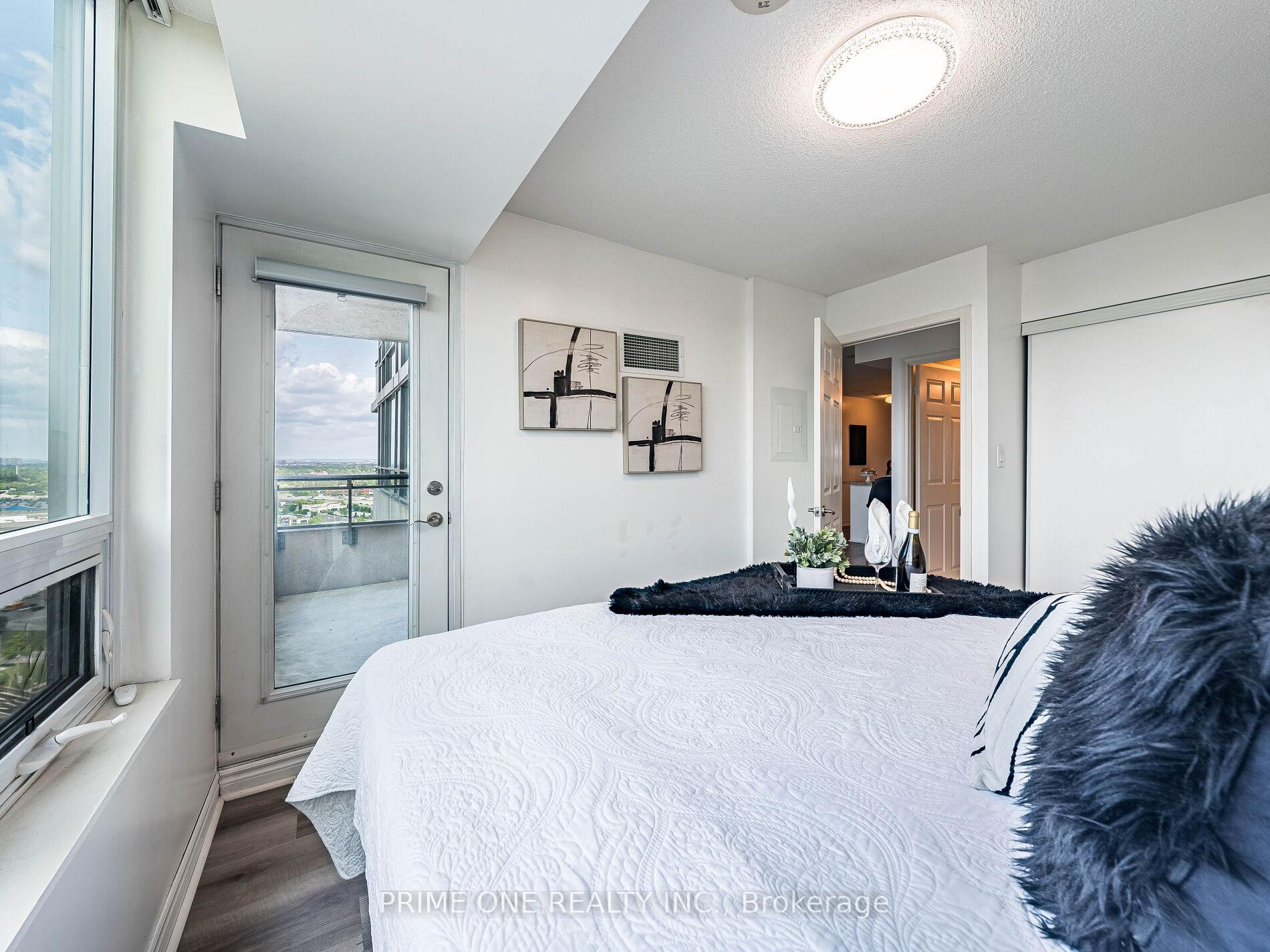 2 Bedrooms Condo at 88 Grangeway, Toronto For sale