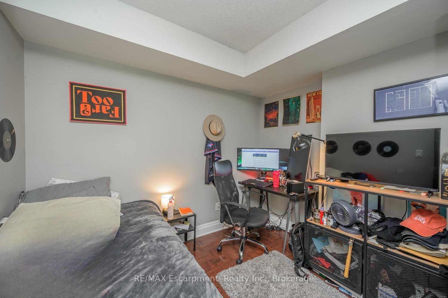 2 Bedrooms Condo at 250 MANITOBA, Toronto For sale