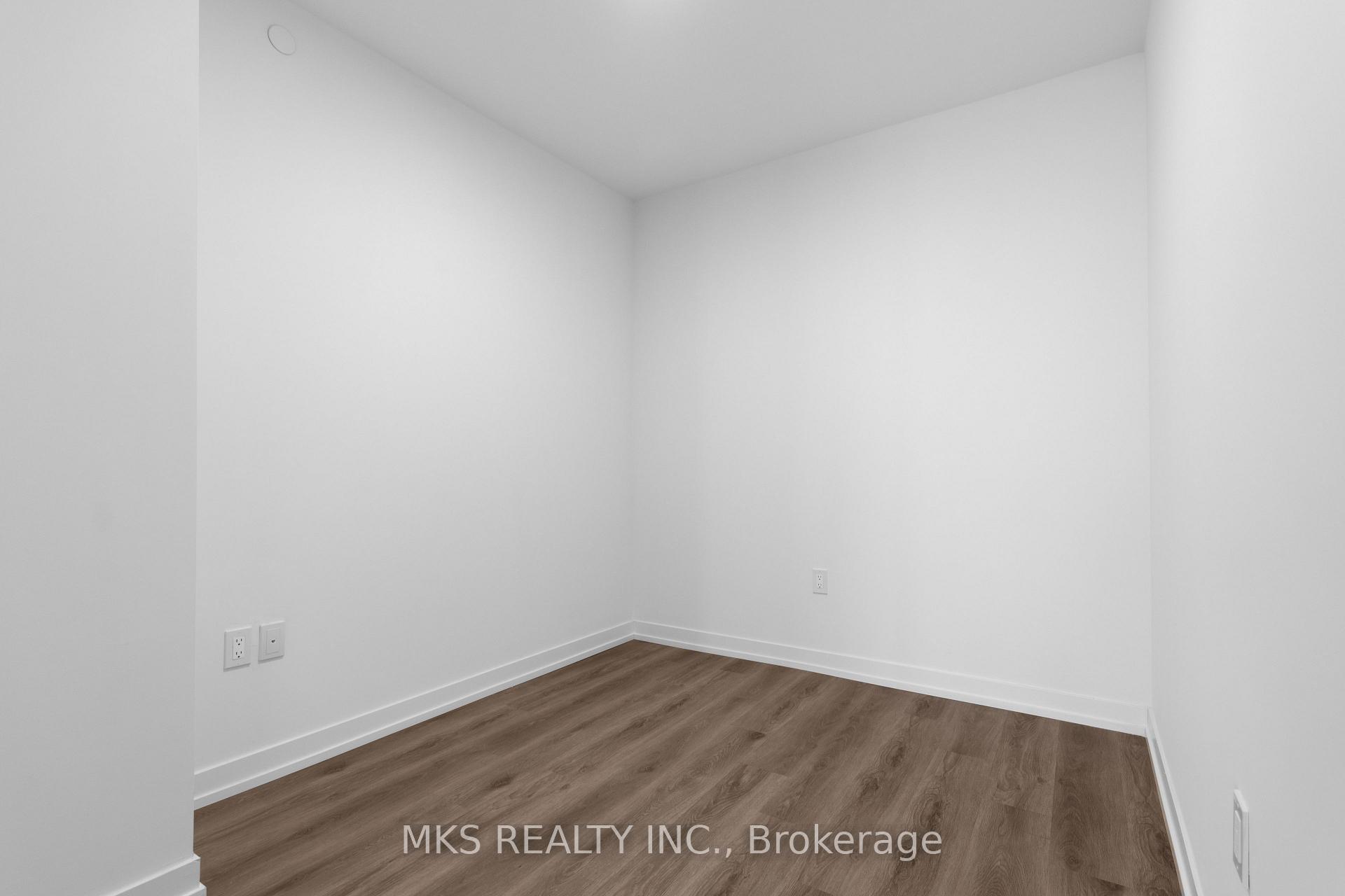 3 Bedrooms Condo at 138 Downes,  Toronto For sale