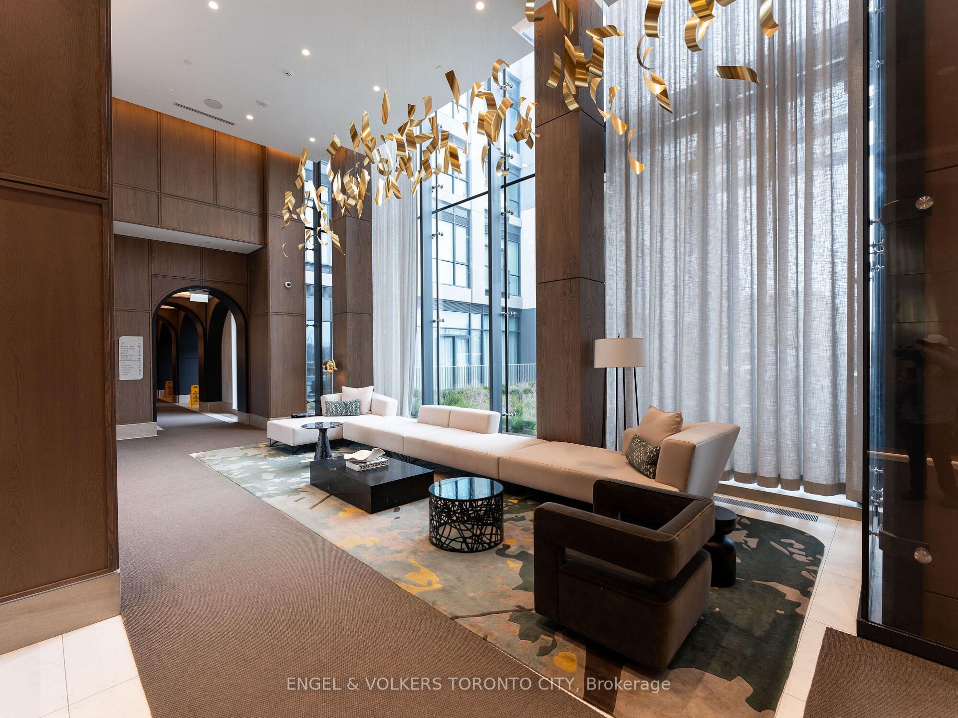 4 Bedrooms Condo at 30 Inn On The Park, Toronto For sale