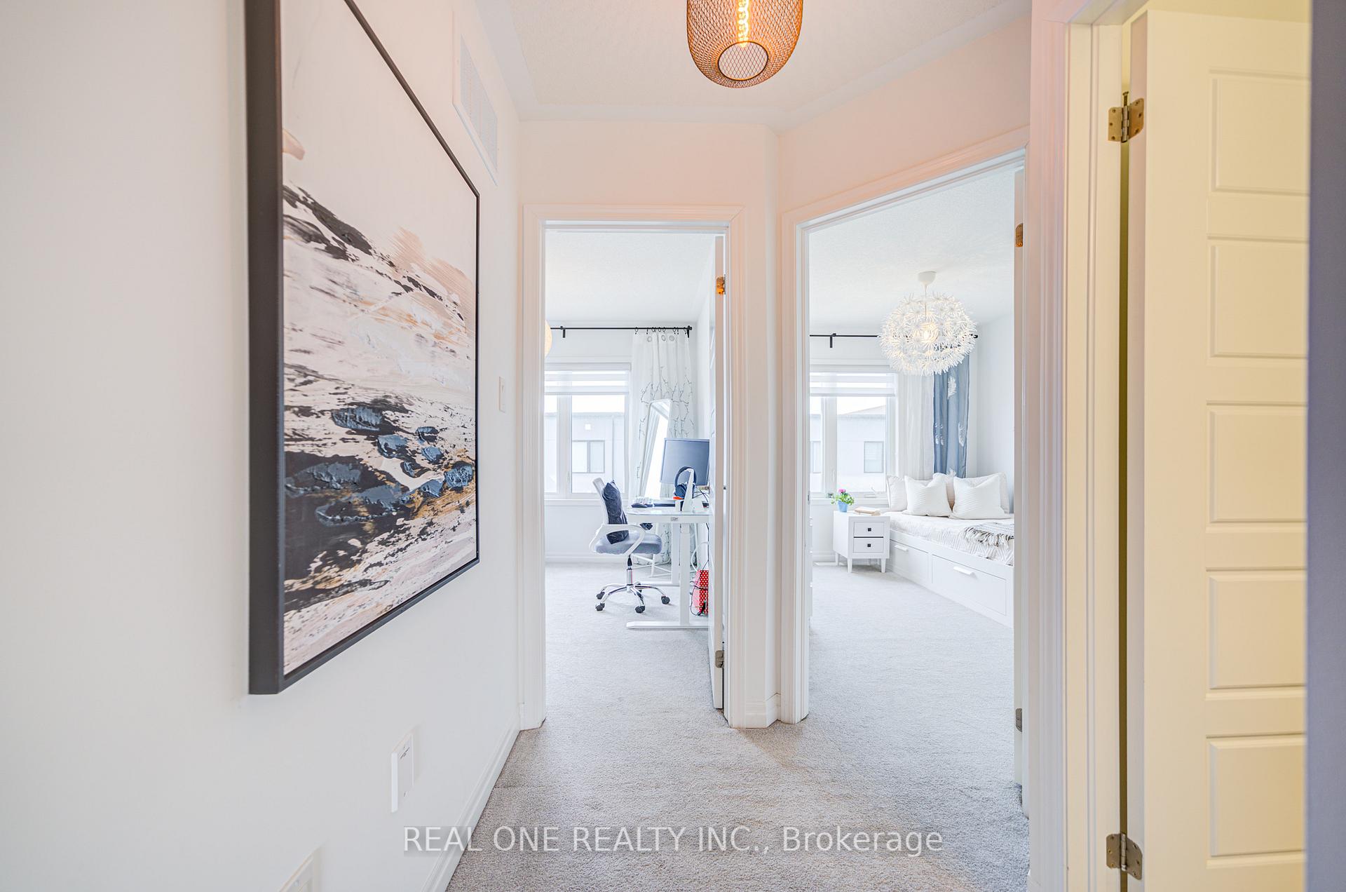 4 Bedrooms Condo at 91 Grovewood Common, Oakville For sale