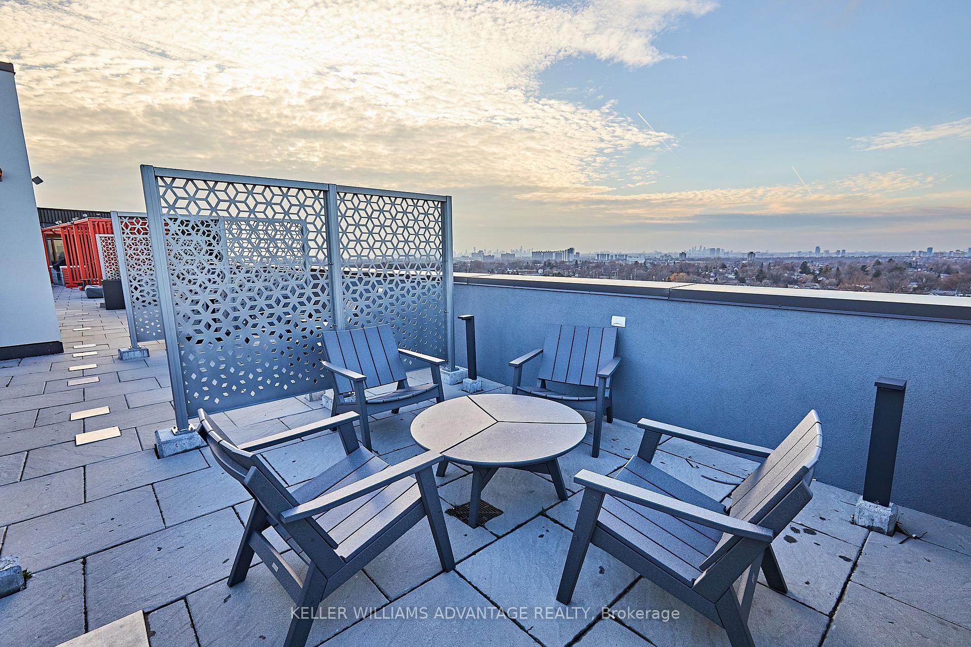 2 Bedrooms Condo at 90 Glen Everest,  Toronto For sale