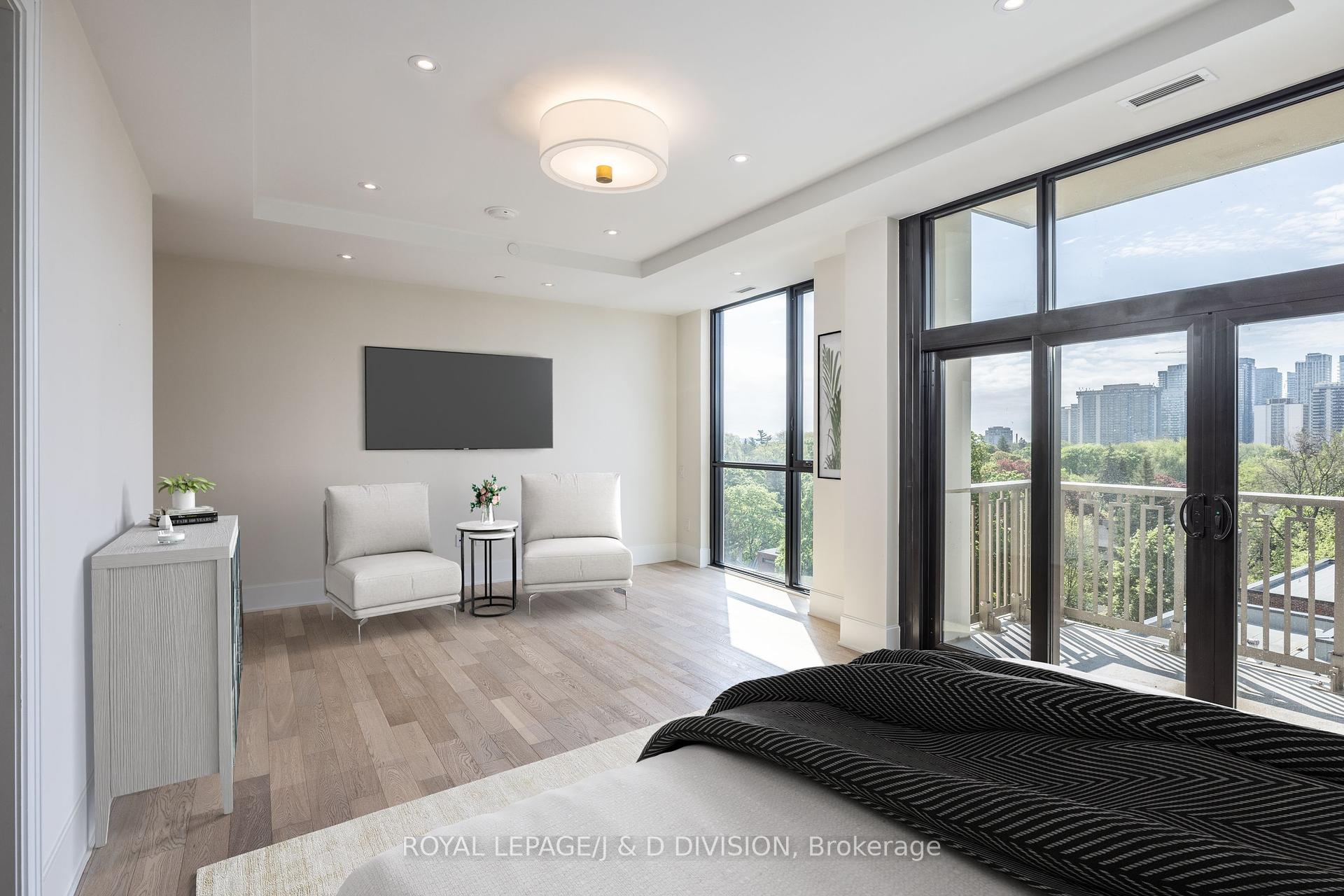 3 Bedrooms Condo at 1 Strathgowan, Toronto For sale