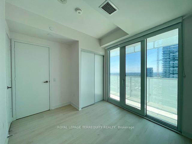 2 Bedrooms Condo at 3900 Confederation, Mississauga For sale
