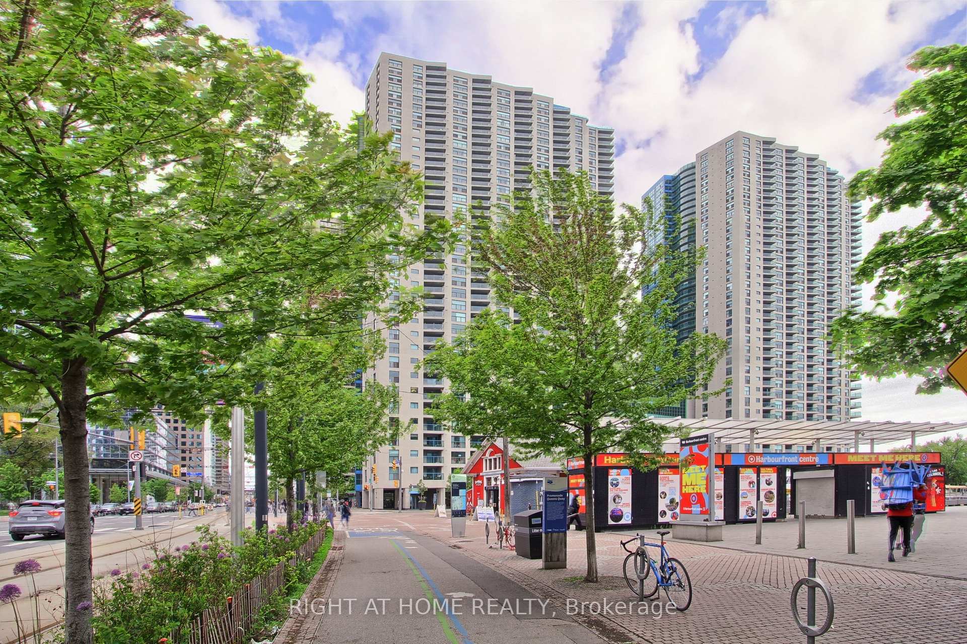 1 Bedroom Condo at 77 Harbour, Toronto For sale