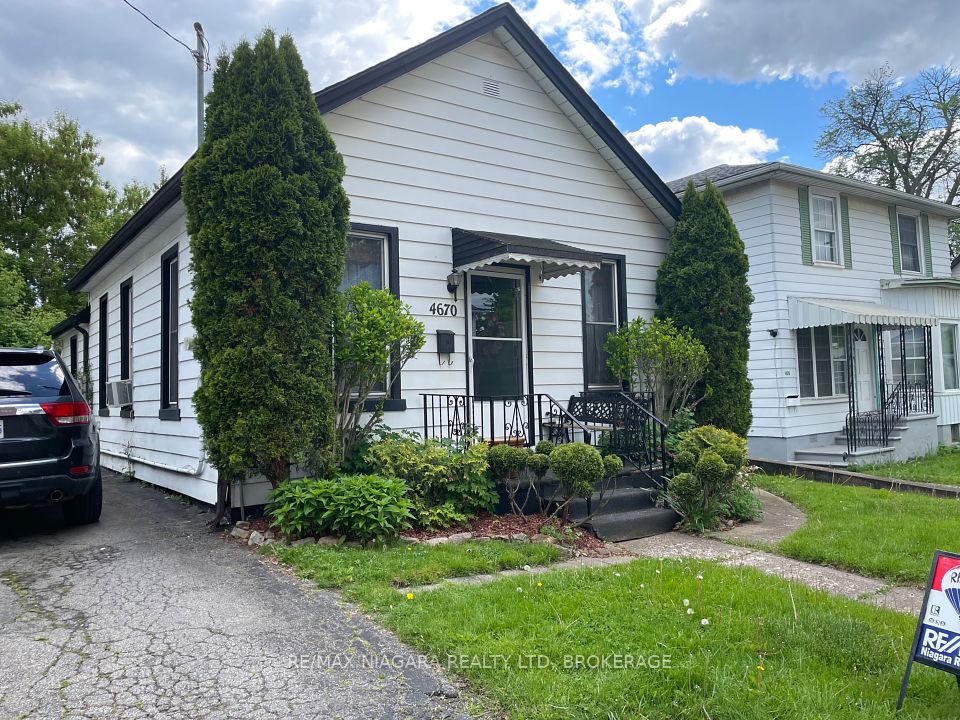 4670 Huron