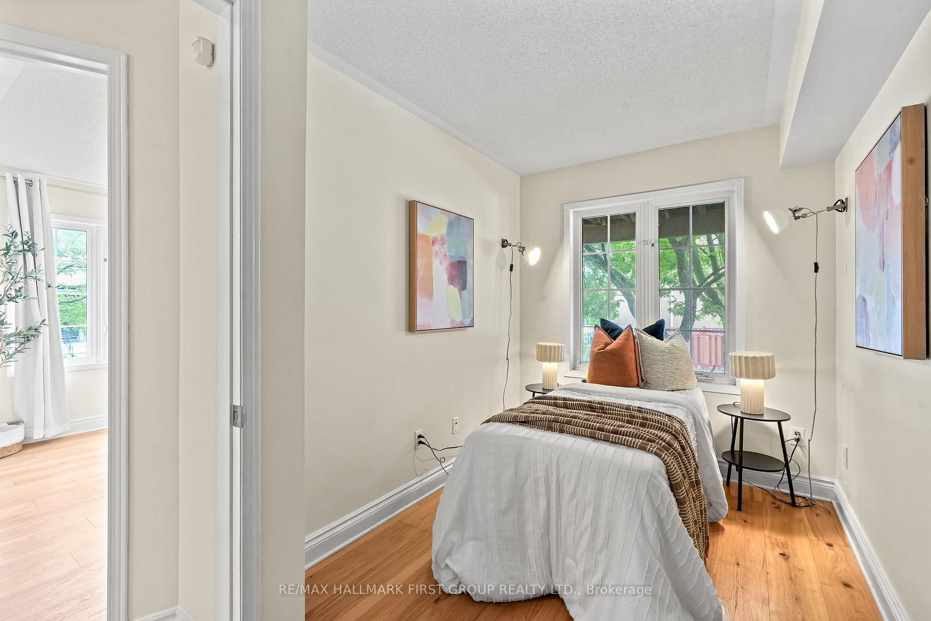 3 Bedrooms Condo at 262 St. Helen’s, Toronto For sale