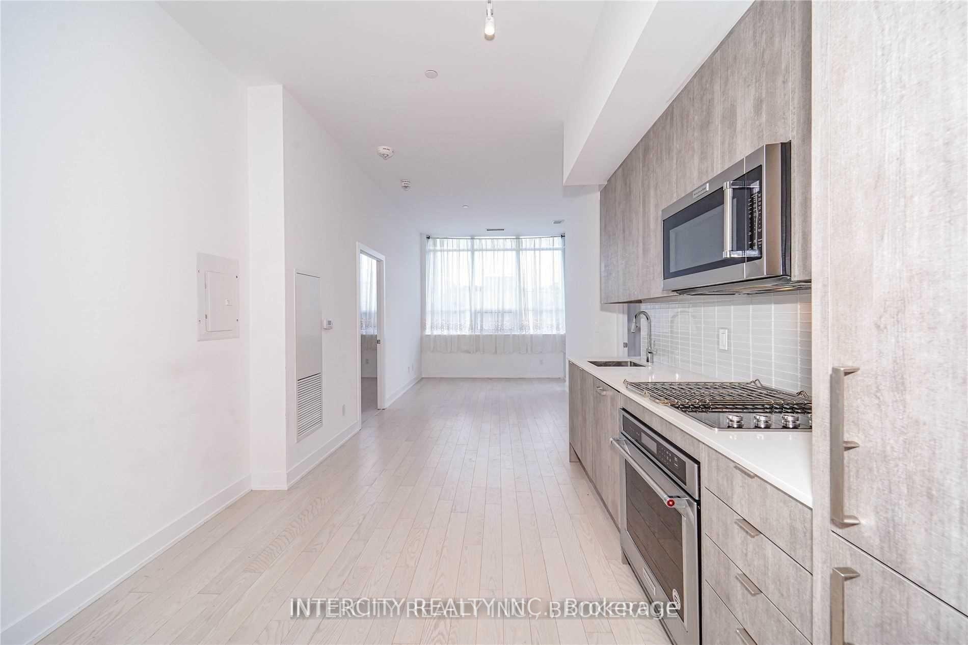 3 Bedrooms Condo at 181 Bedford, Toronto For sale