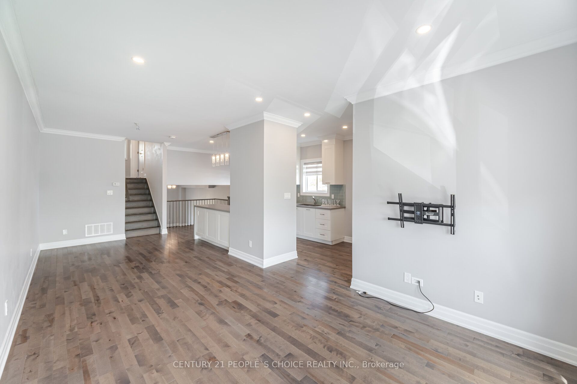 2951 Salerno Crescent