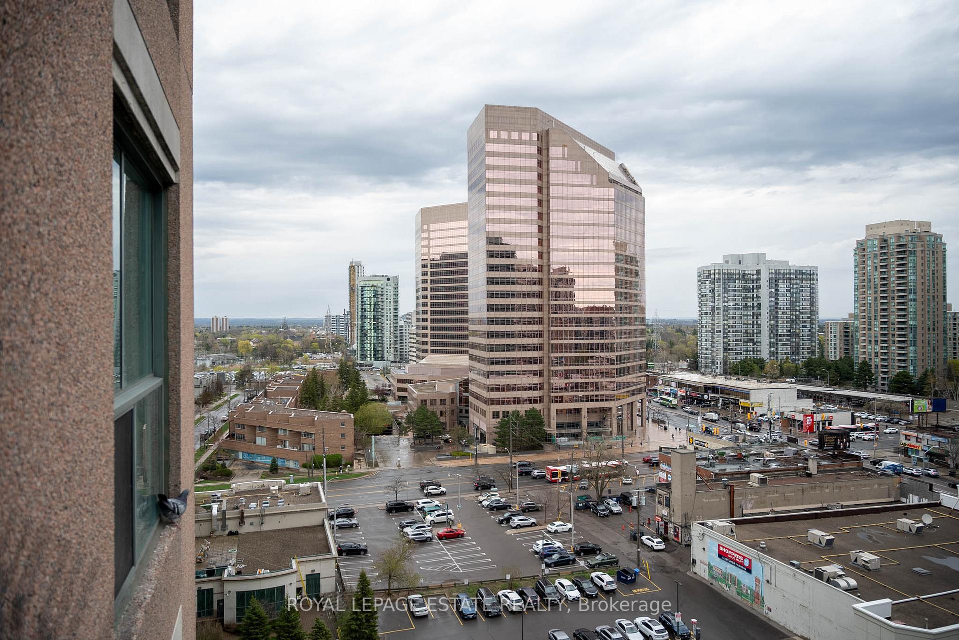 3 Bedrooms Condo at 23 Lorraine,  Toronto For sale