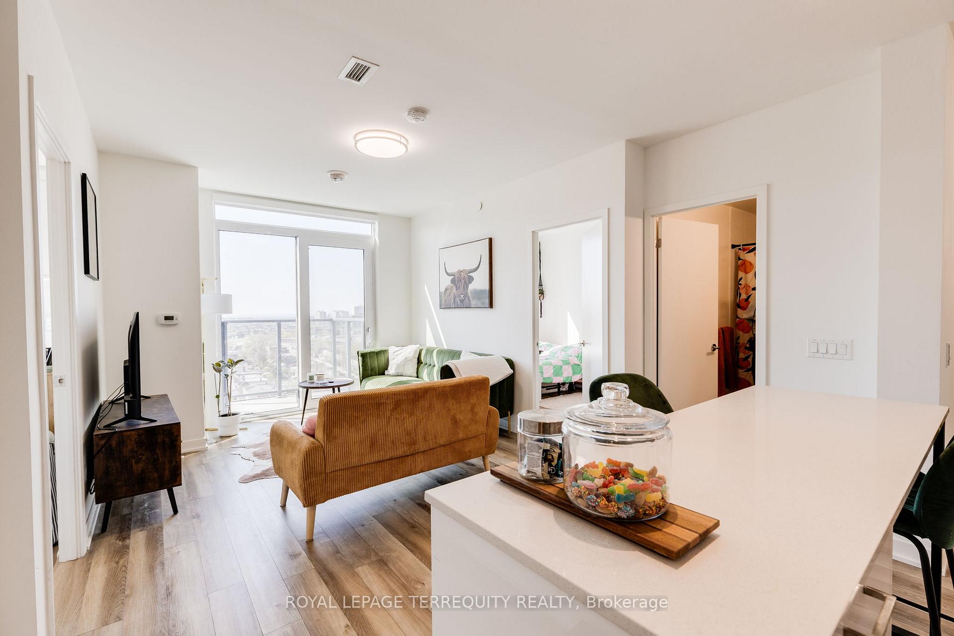 3 Bedrooms Condo at 1808 St Clair, Toronto For sale