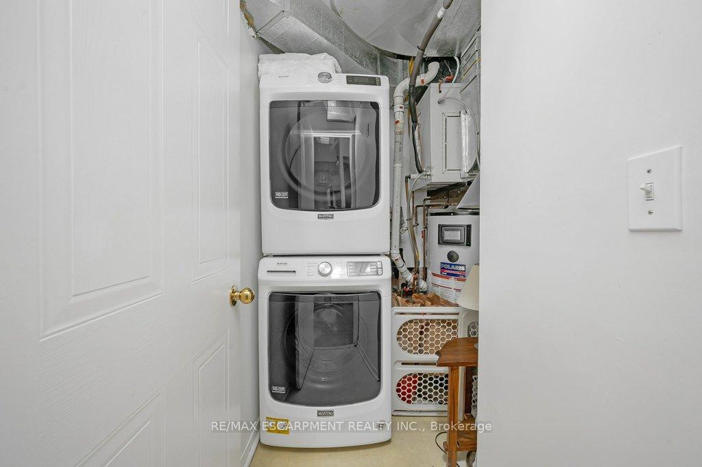 3 Bedrooms Condo at 101 Bristol, Mississauga For sale
