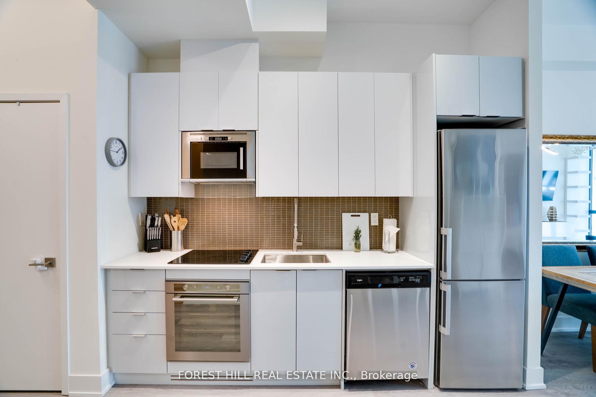 2 Bedrooms Condo at 2908 Highway 7, Vaughan For sale
