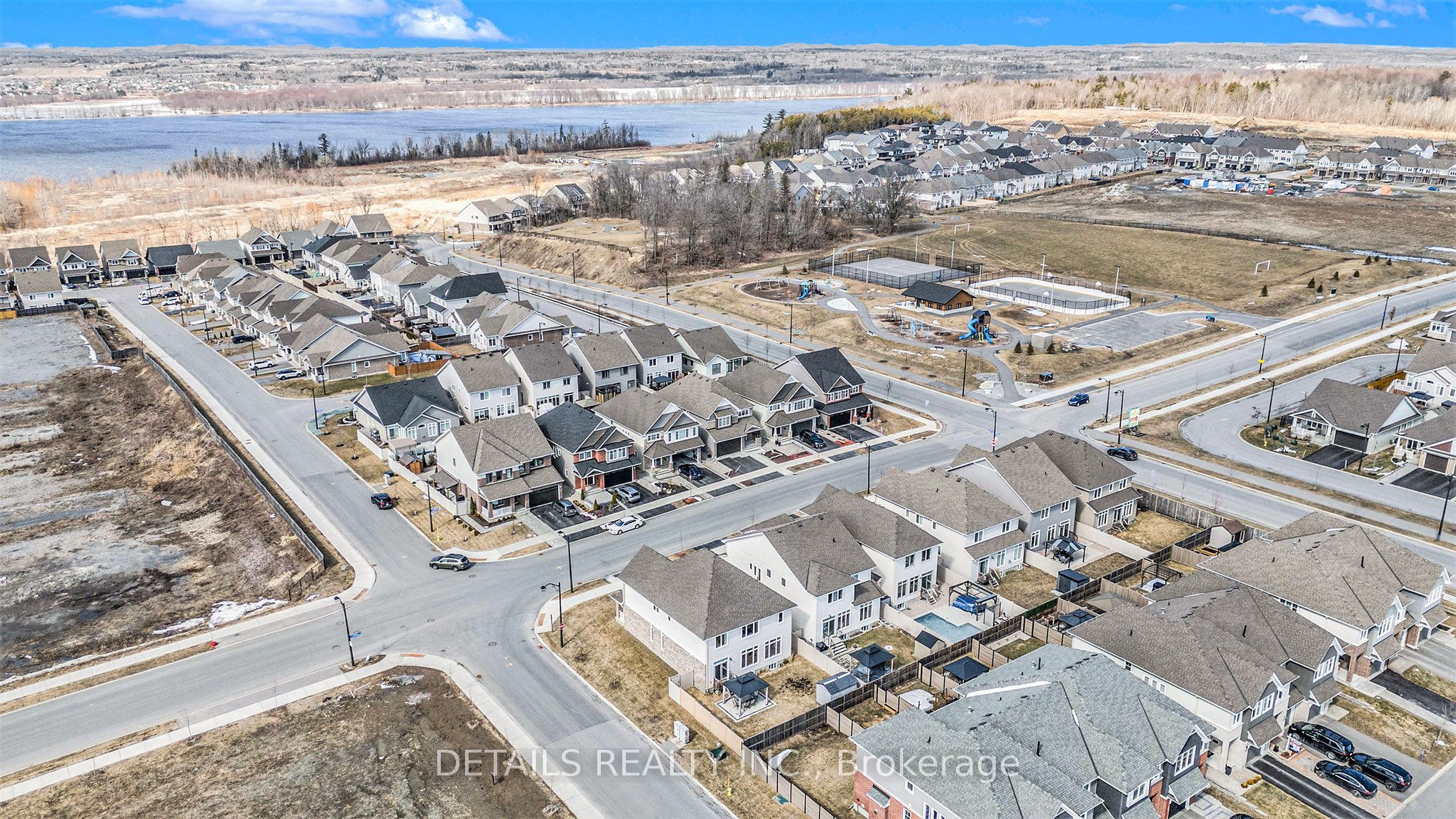 480 Famille Laporte Avenue, Orleans - Cumberland and Area 1110 - Camelot