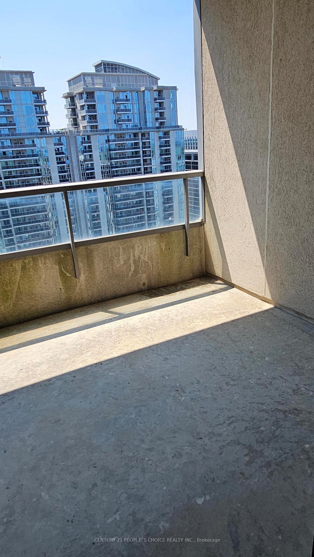 2 Bedrooms Condo at 23 Hollywood, Toronto For sale